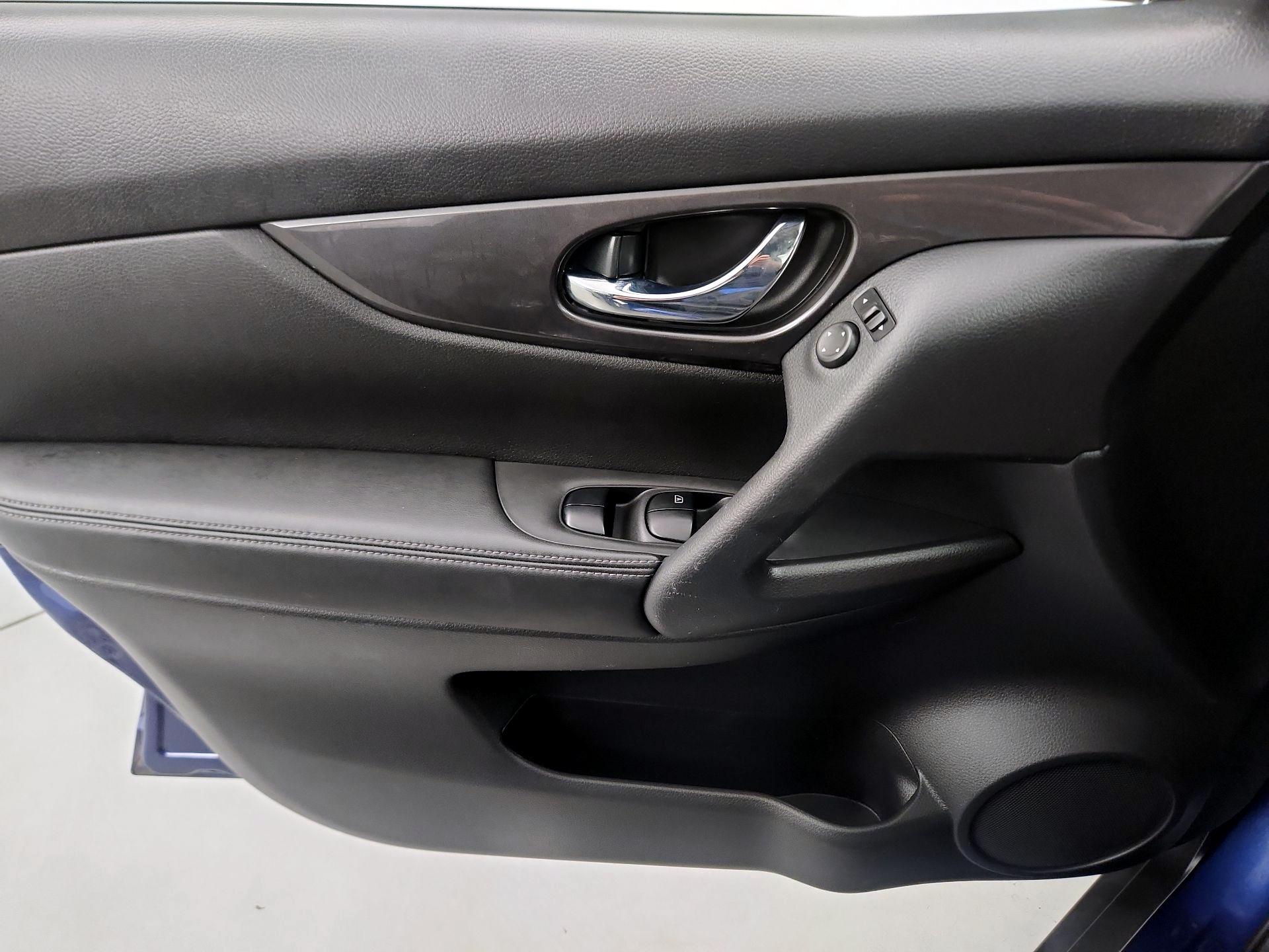 Thumbnail: 2020 Nissan Rogue - 12