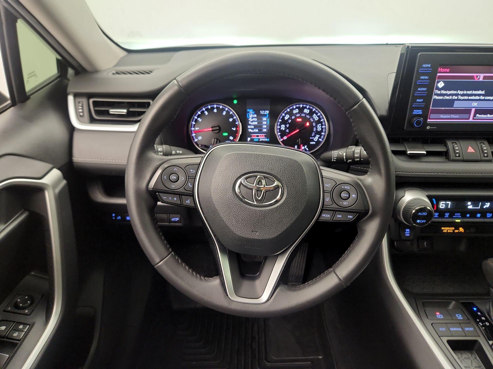 Thumbnail: 2021 Toyota RAV4 - 10