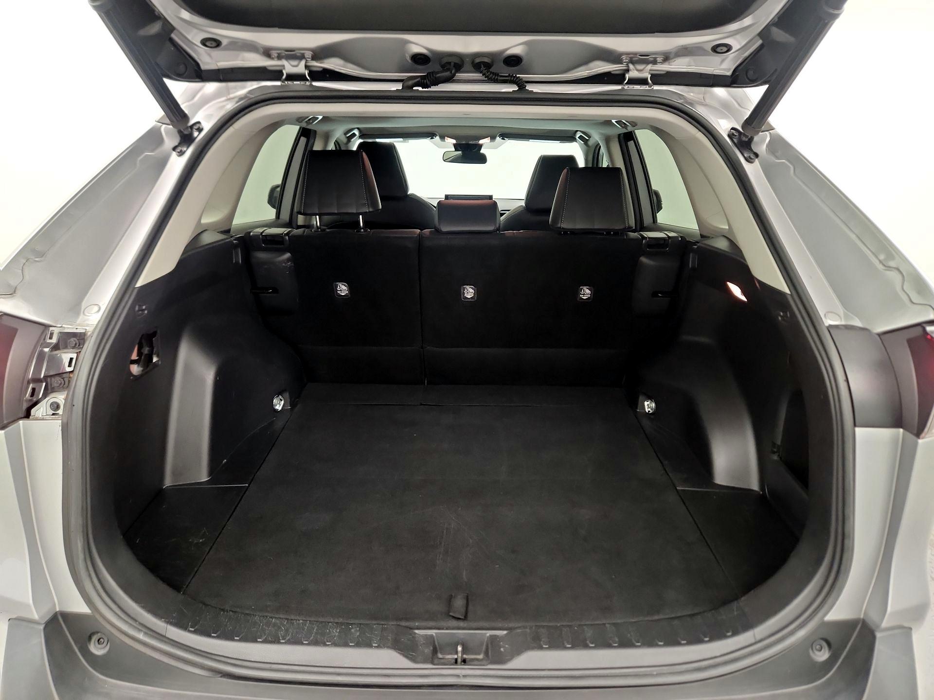 Thumbnail: 2021 Toyota RAV4 - 20