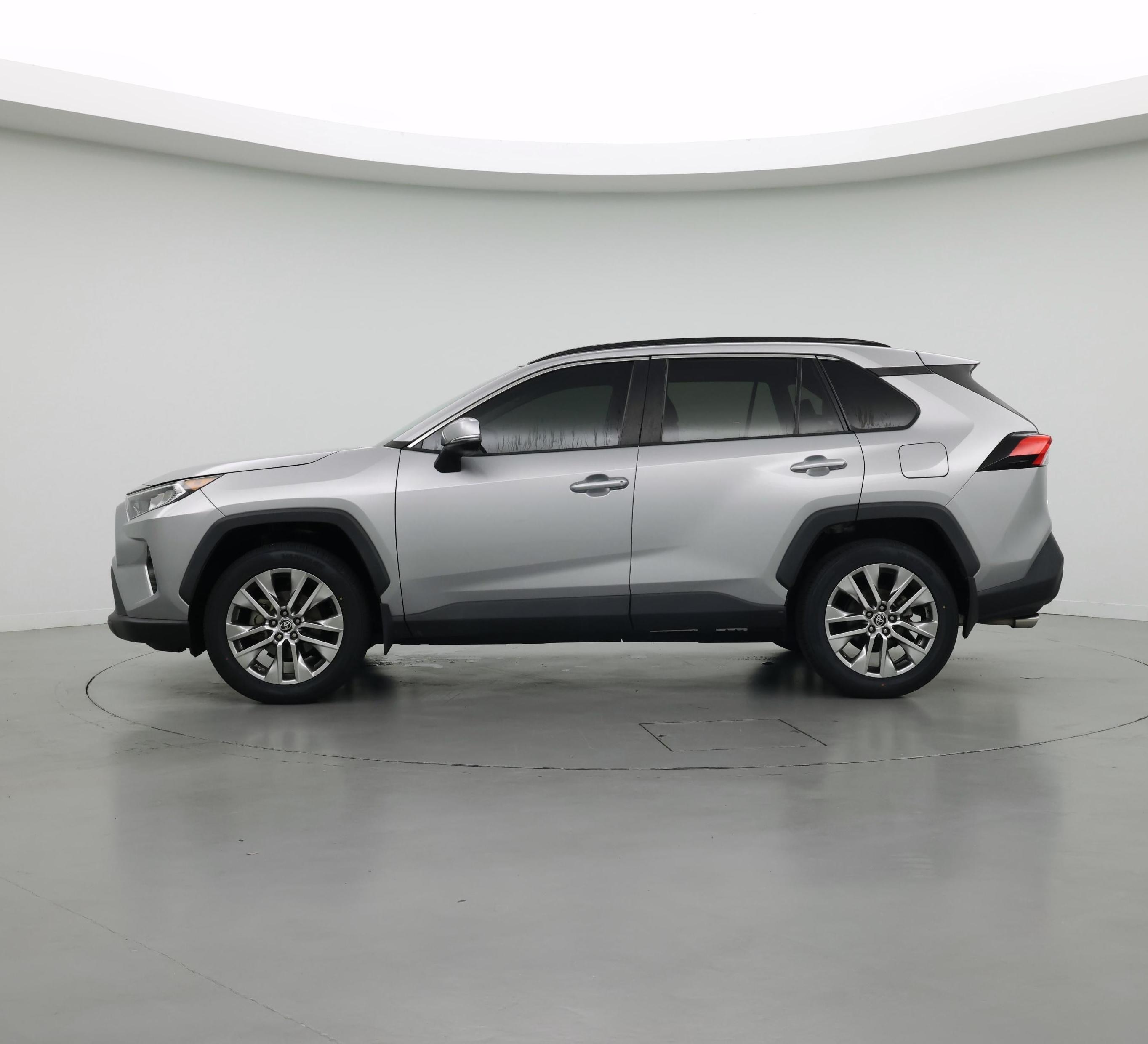 Thumbnail: 2021 Toyota RAV4 - 3