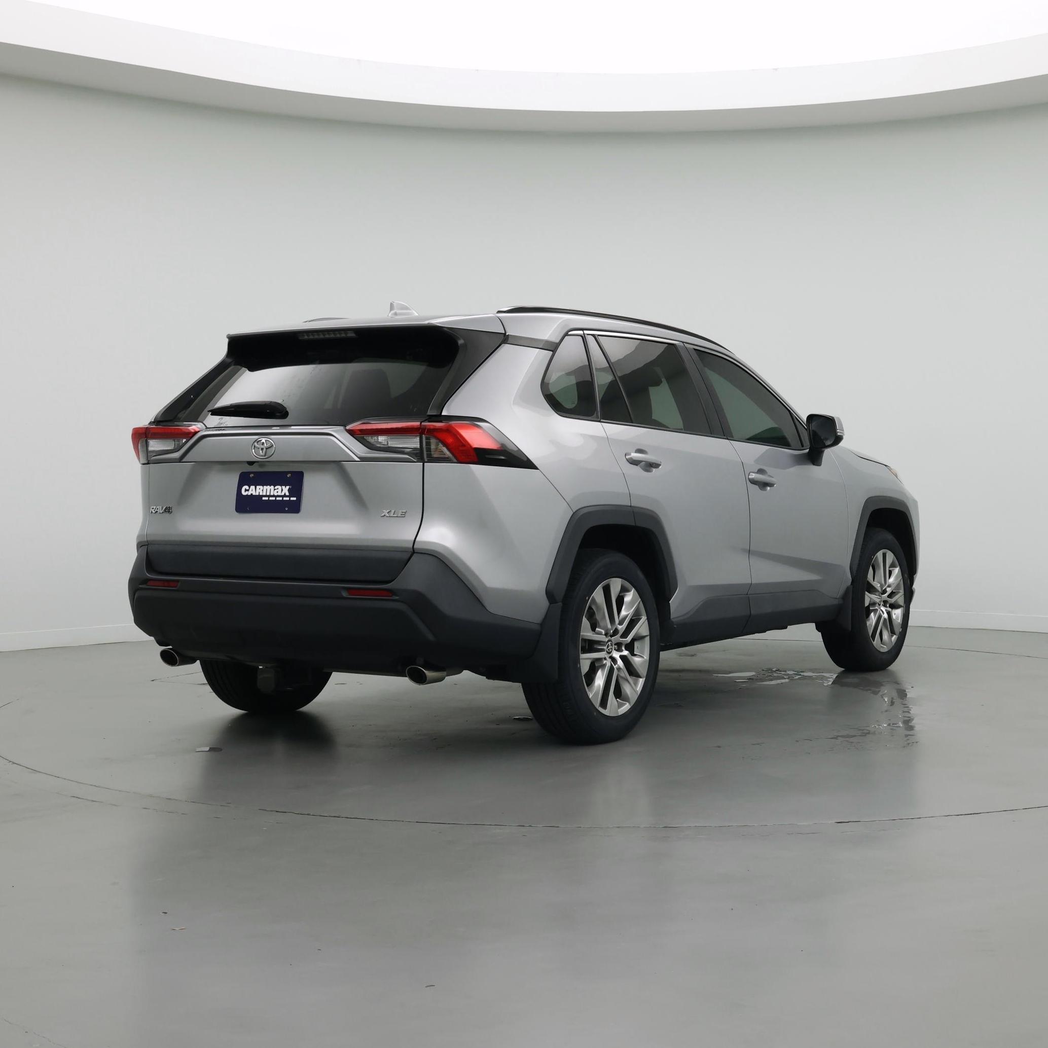 Thumbnail: 2021 Toyota RAV4 - 8