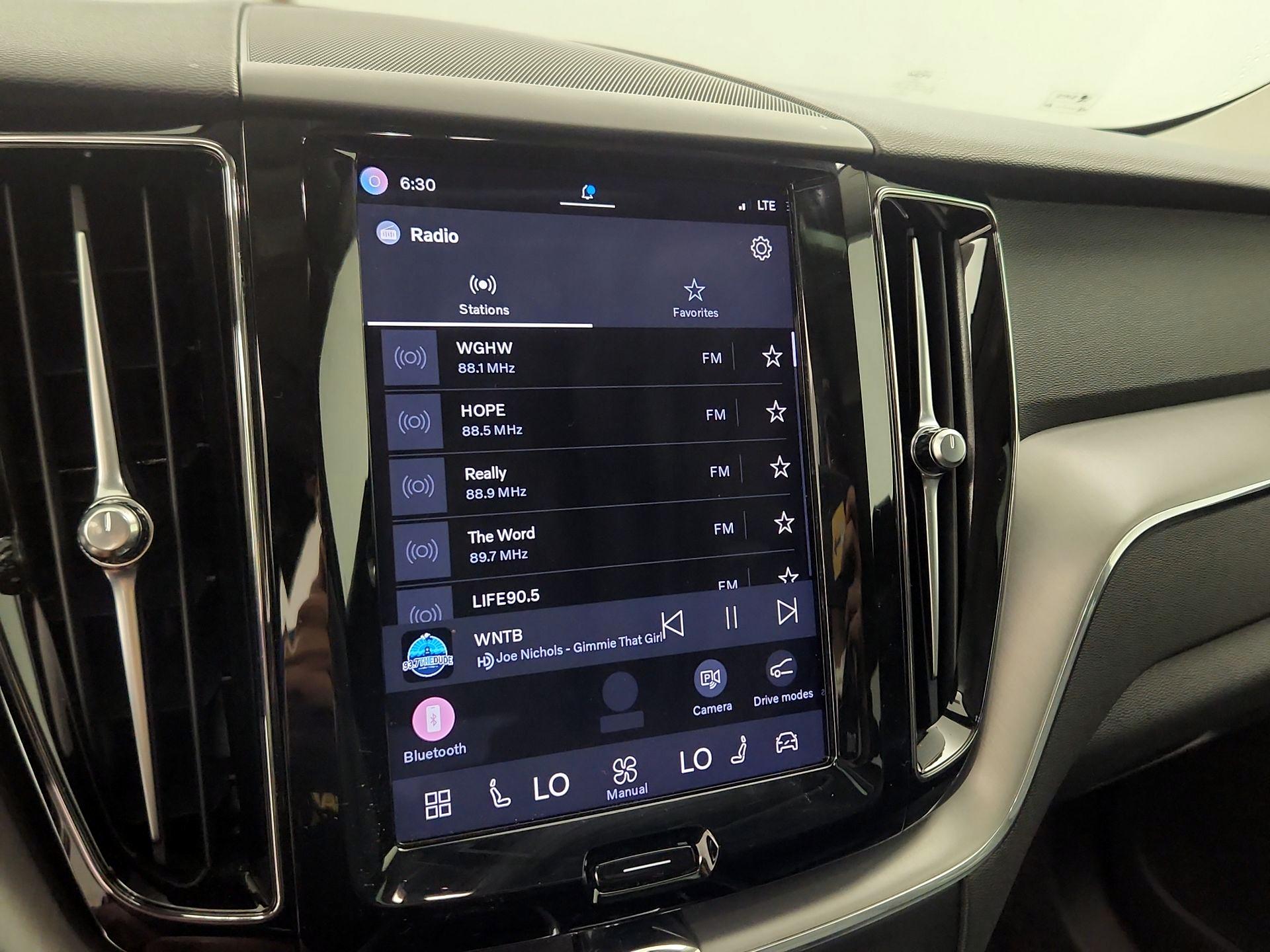 Thumbnail: 2023 Volvo XC60 - 15