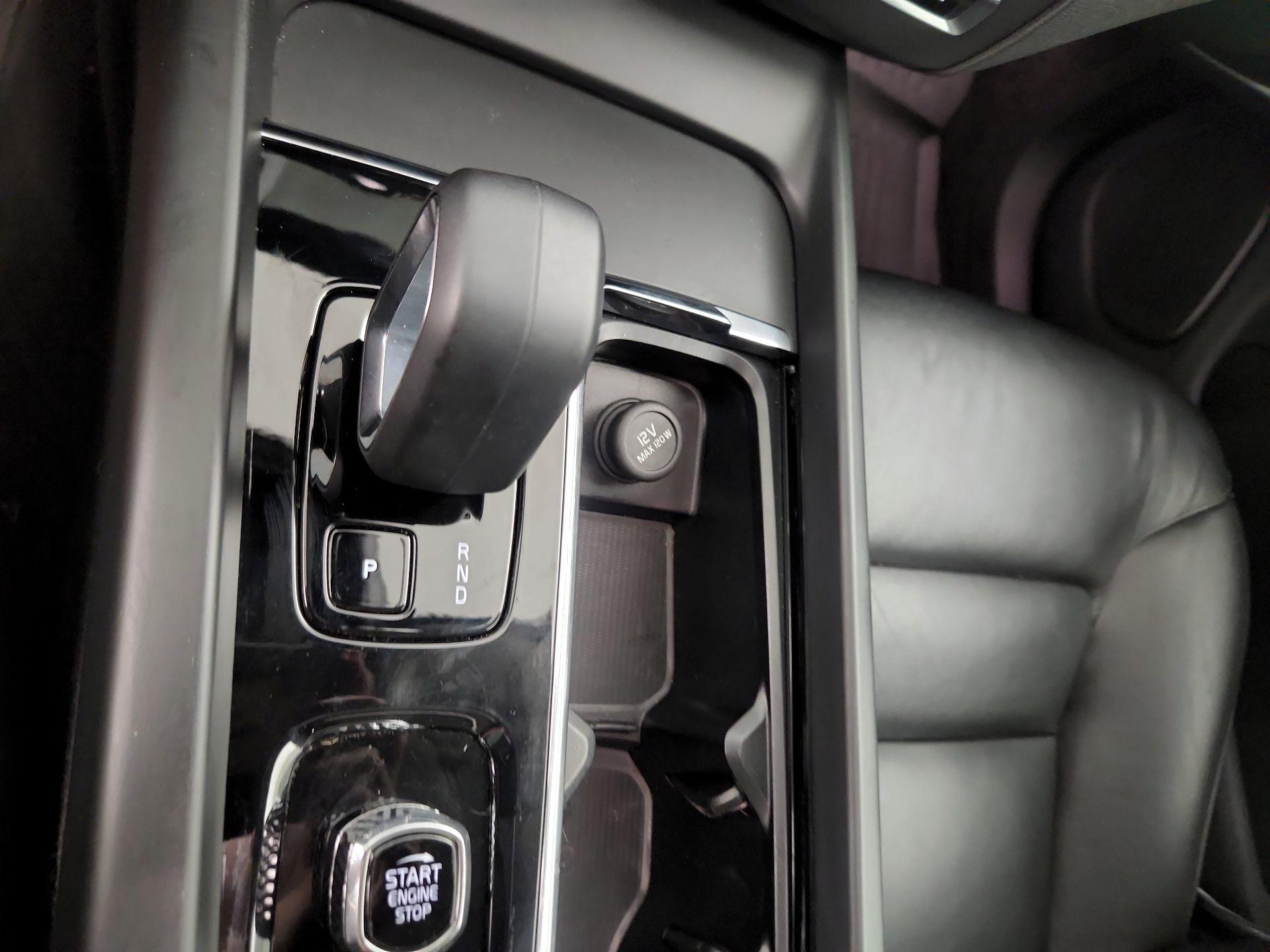 Thumbnail: 2023 Volvo XC60 - 17
