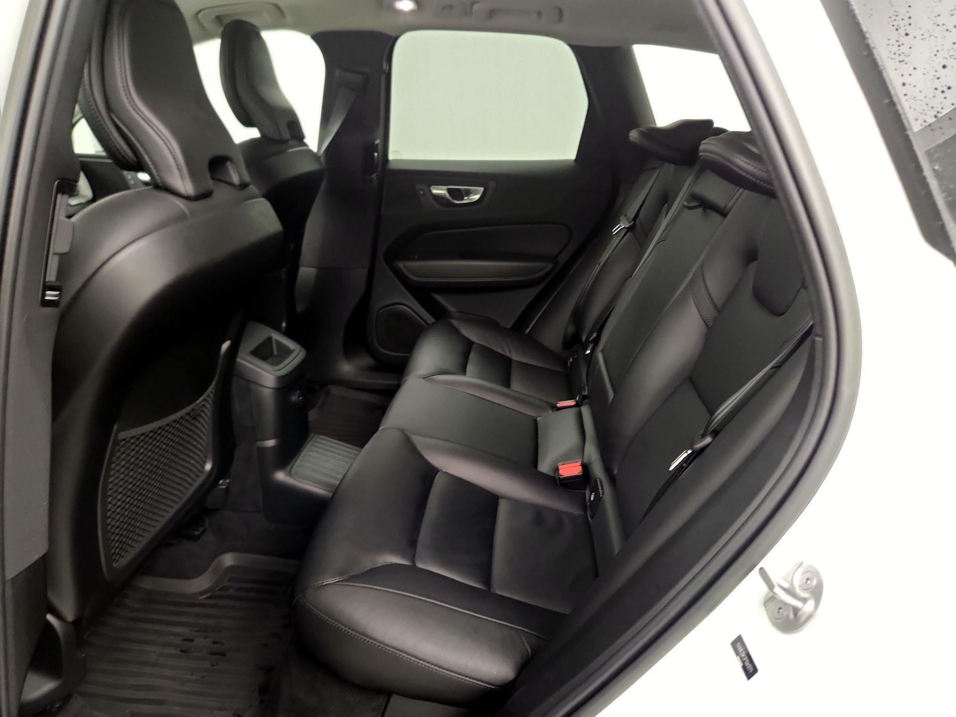 Thumbnail: 2023 Volvo XC60 - 20