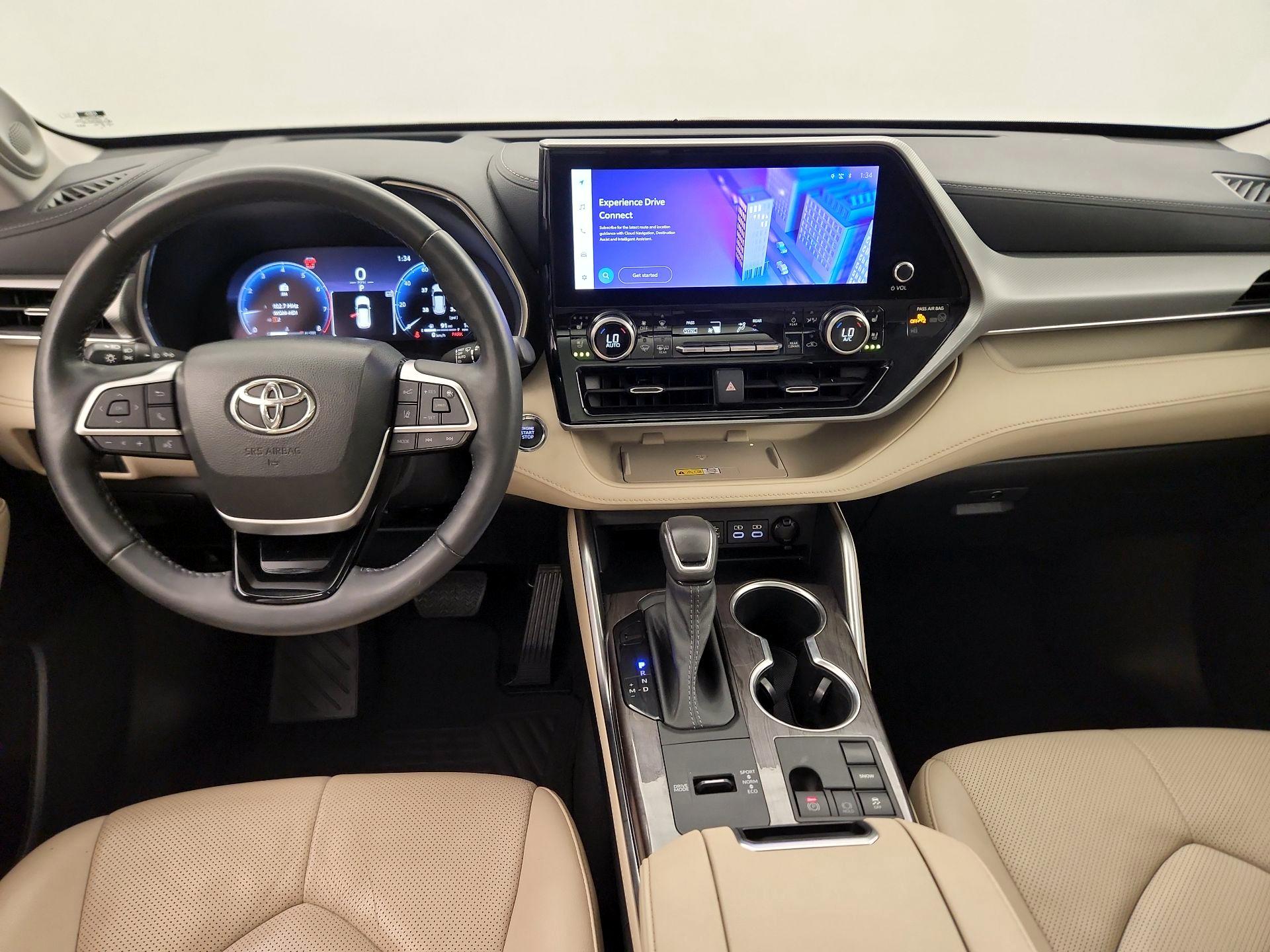 Thumbnail: 2023 Toyota Highlander - 9