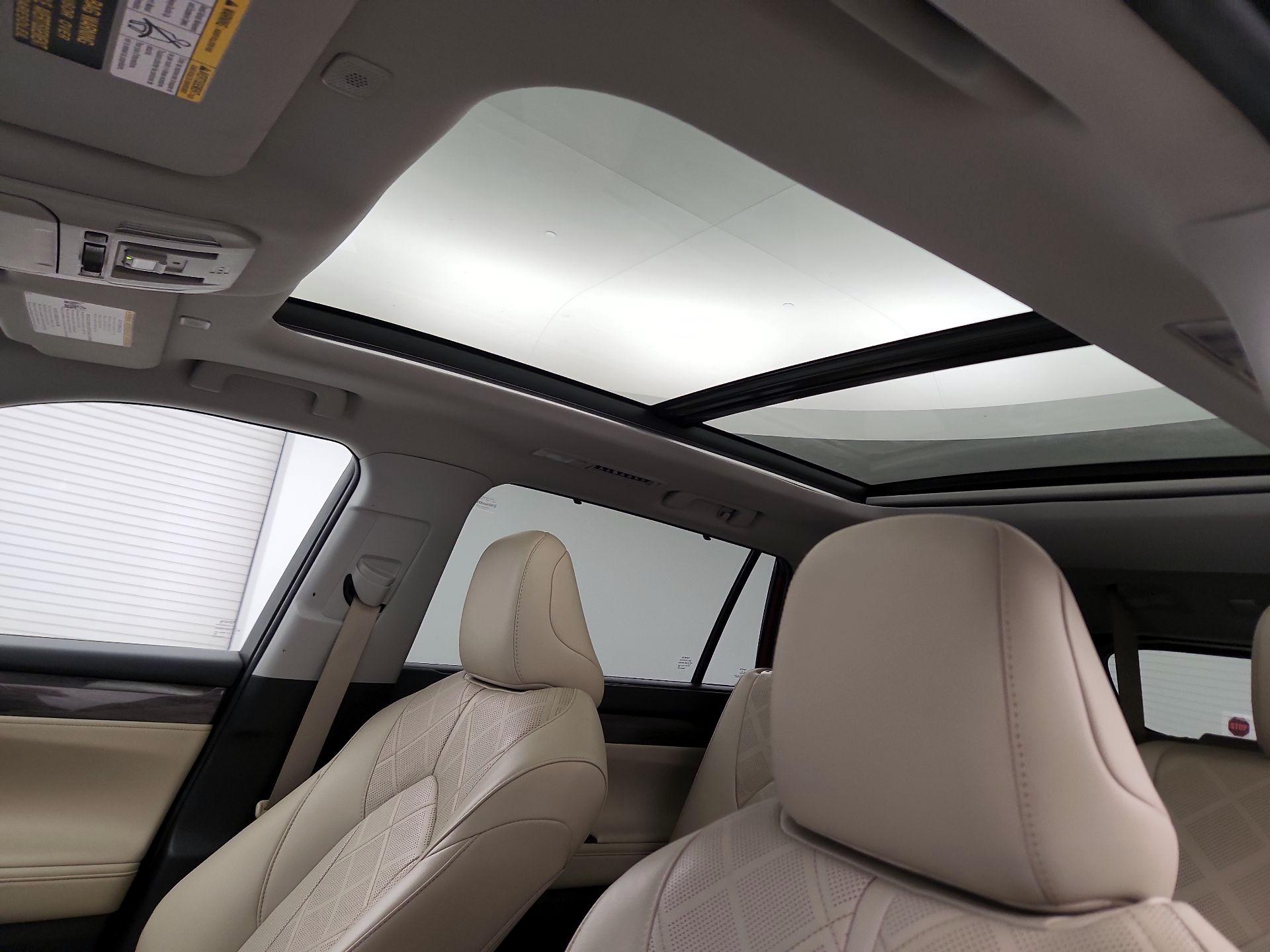 Thumbnail: 2023 Toyota Highlander - 20
