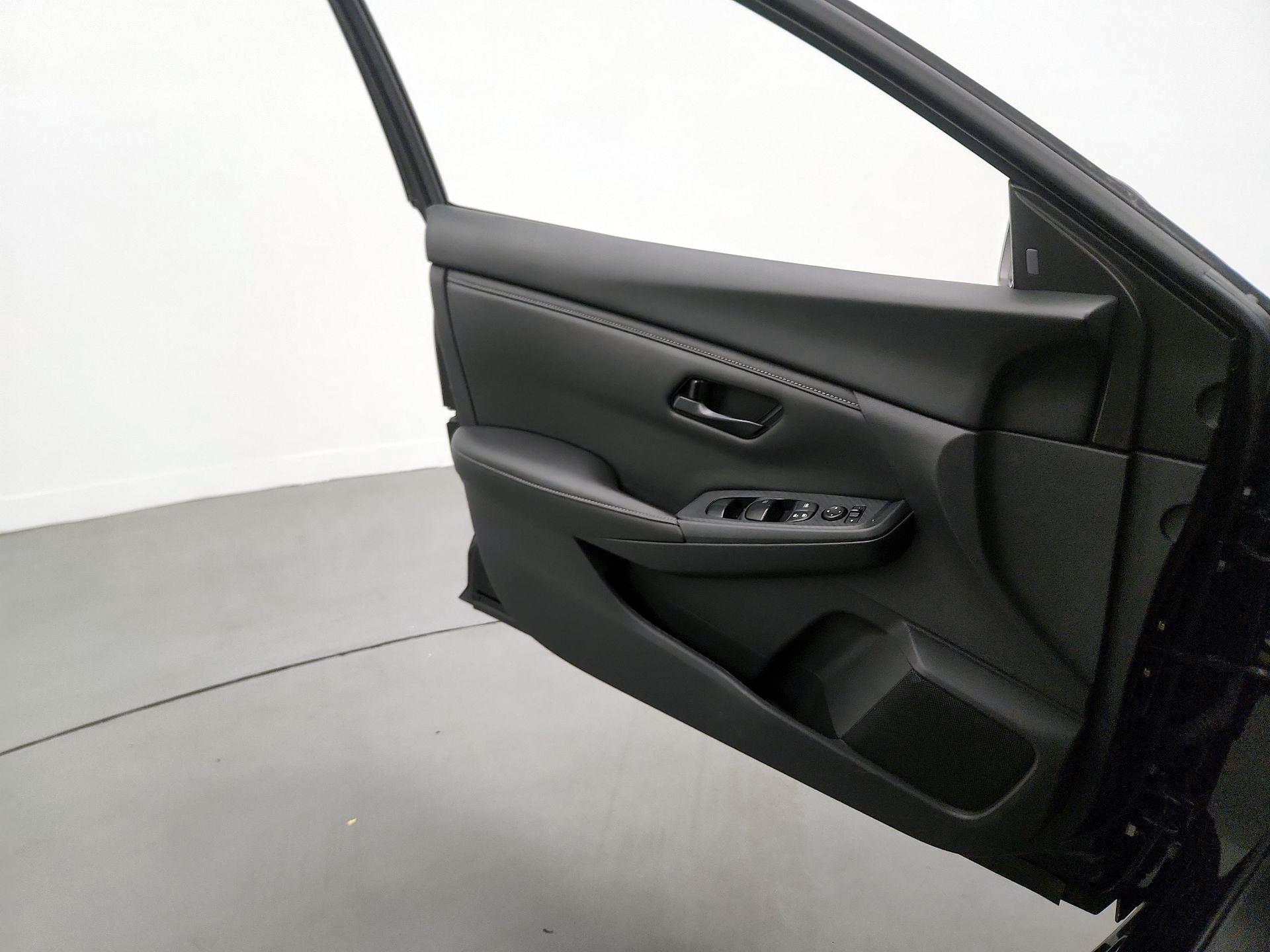 Thumbnail: 2025 Nissan Sentra - 12