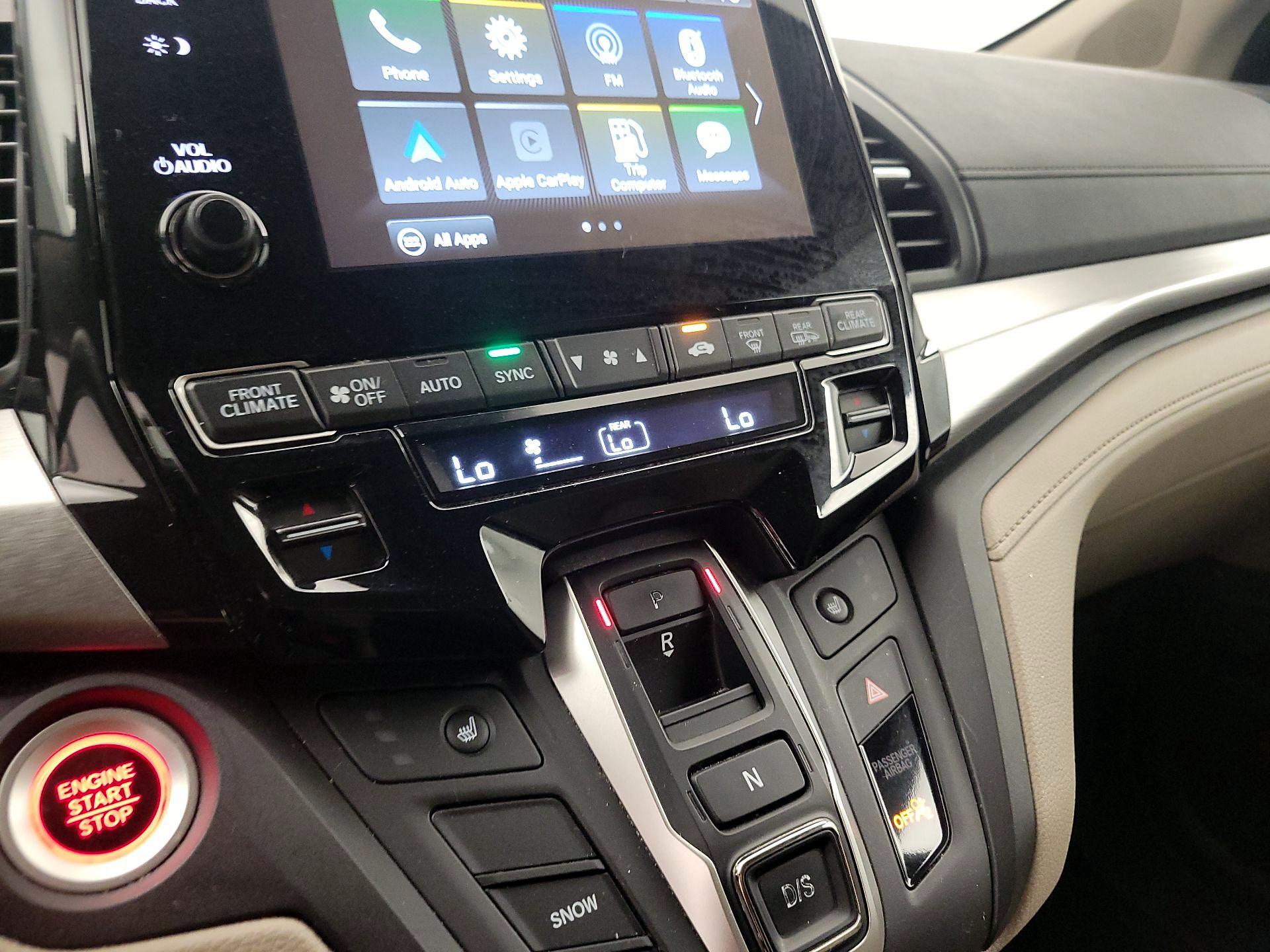 Thumbnail: 2018 Honda Odyssey - 16