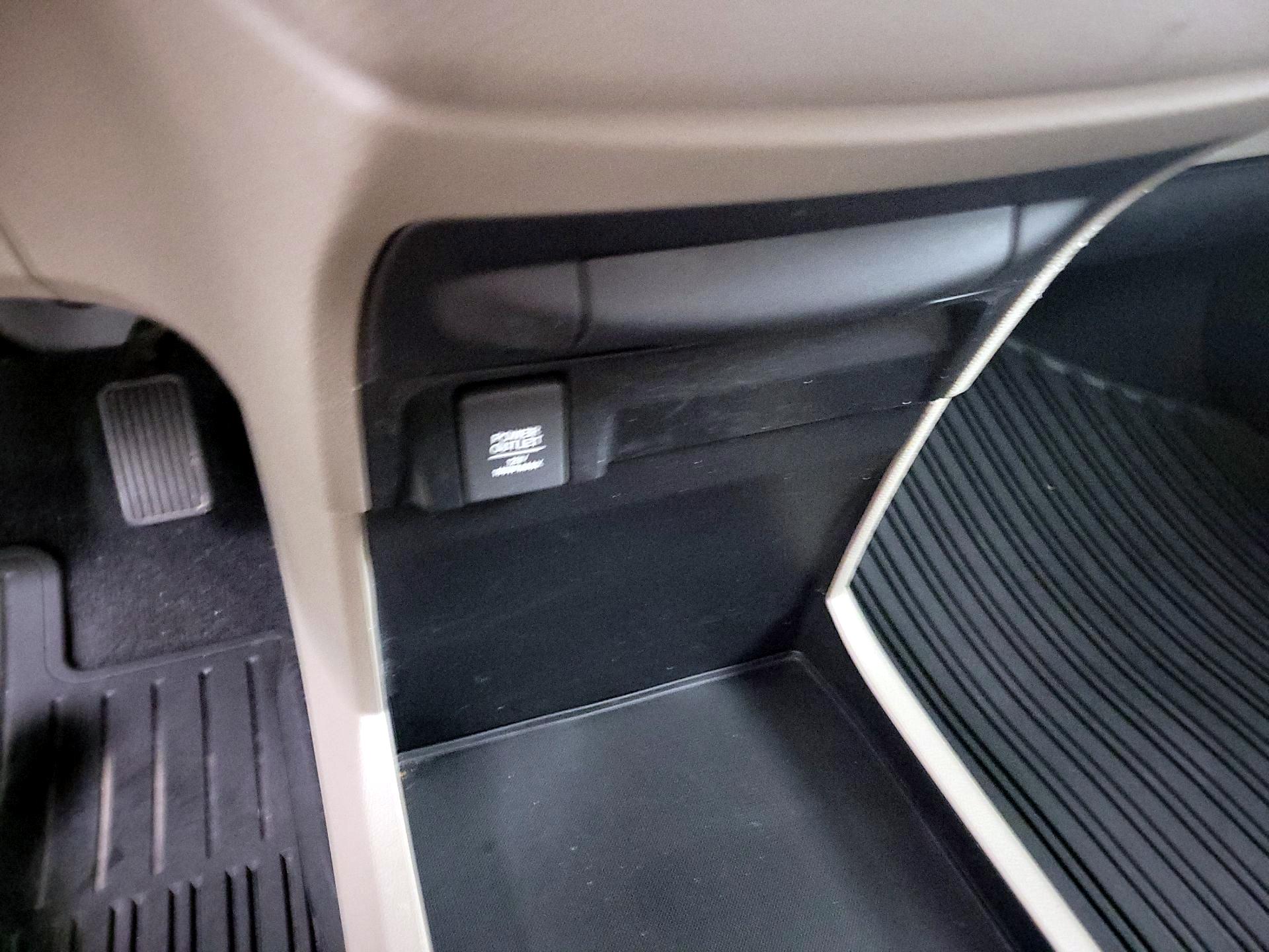 Thumbnail: 2018 Honda Odyssey - 18