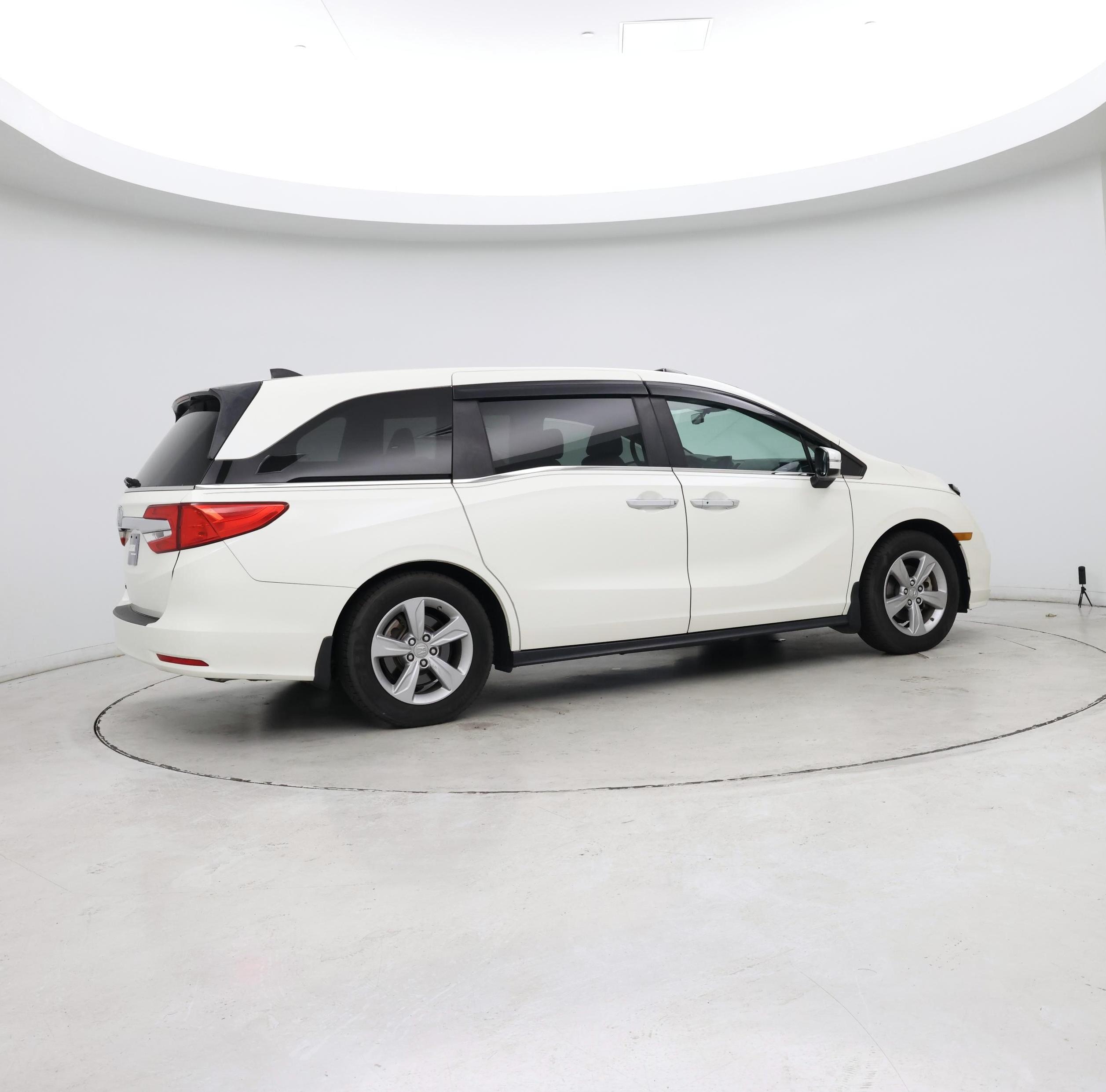 Thumbnail: 2018 Honda Odyssey - 8