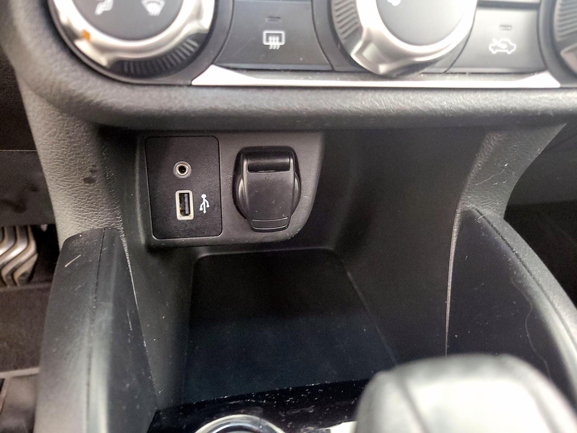 Thumbnail: 2020 Nissan Versa - 18