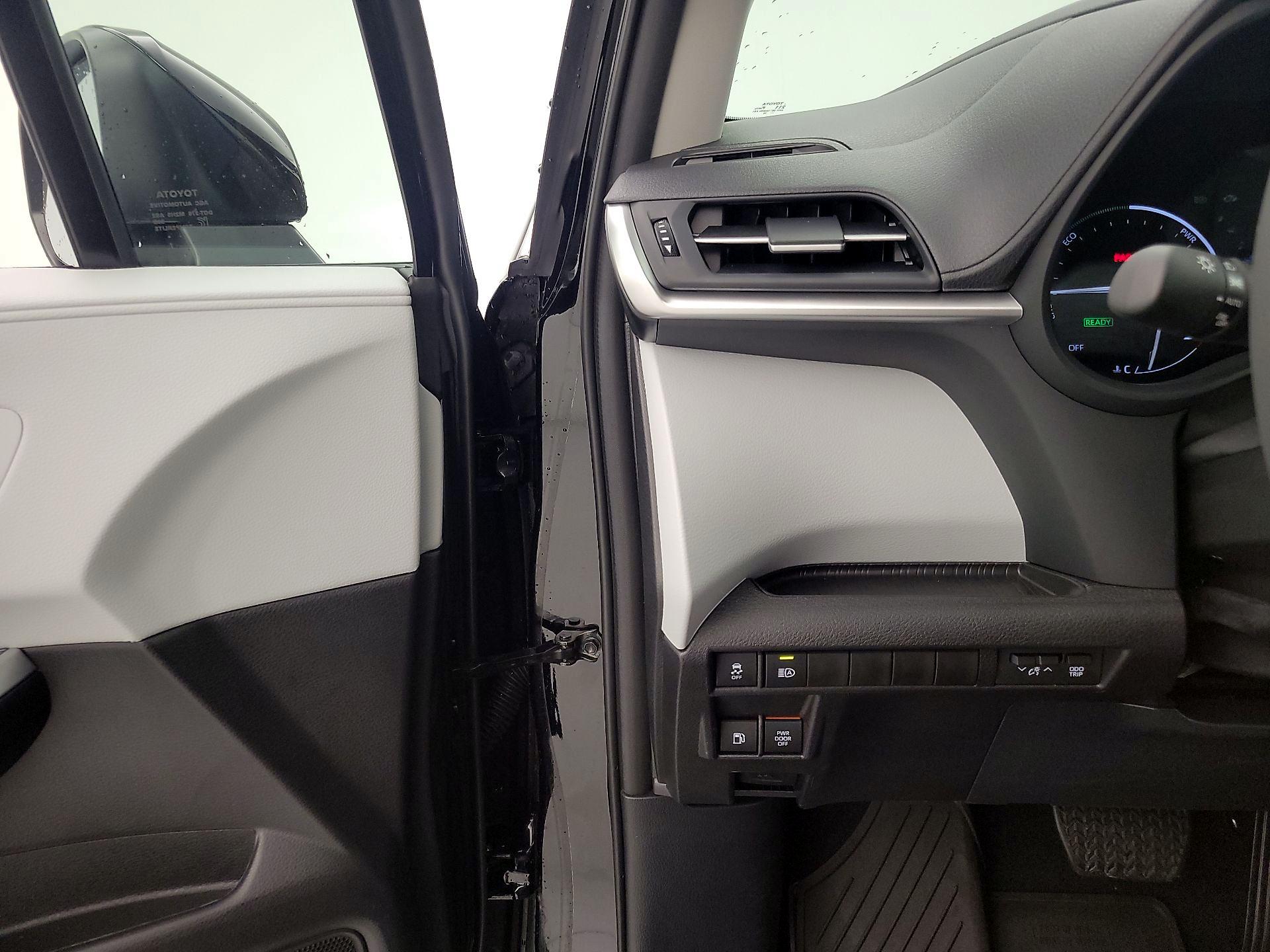 Thumbnail: 2026 Toyota Sienna - 13