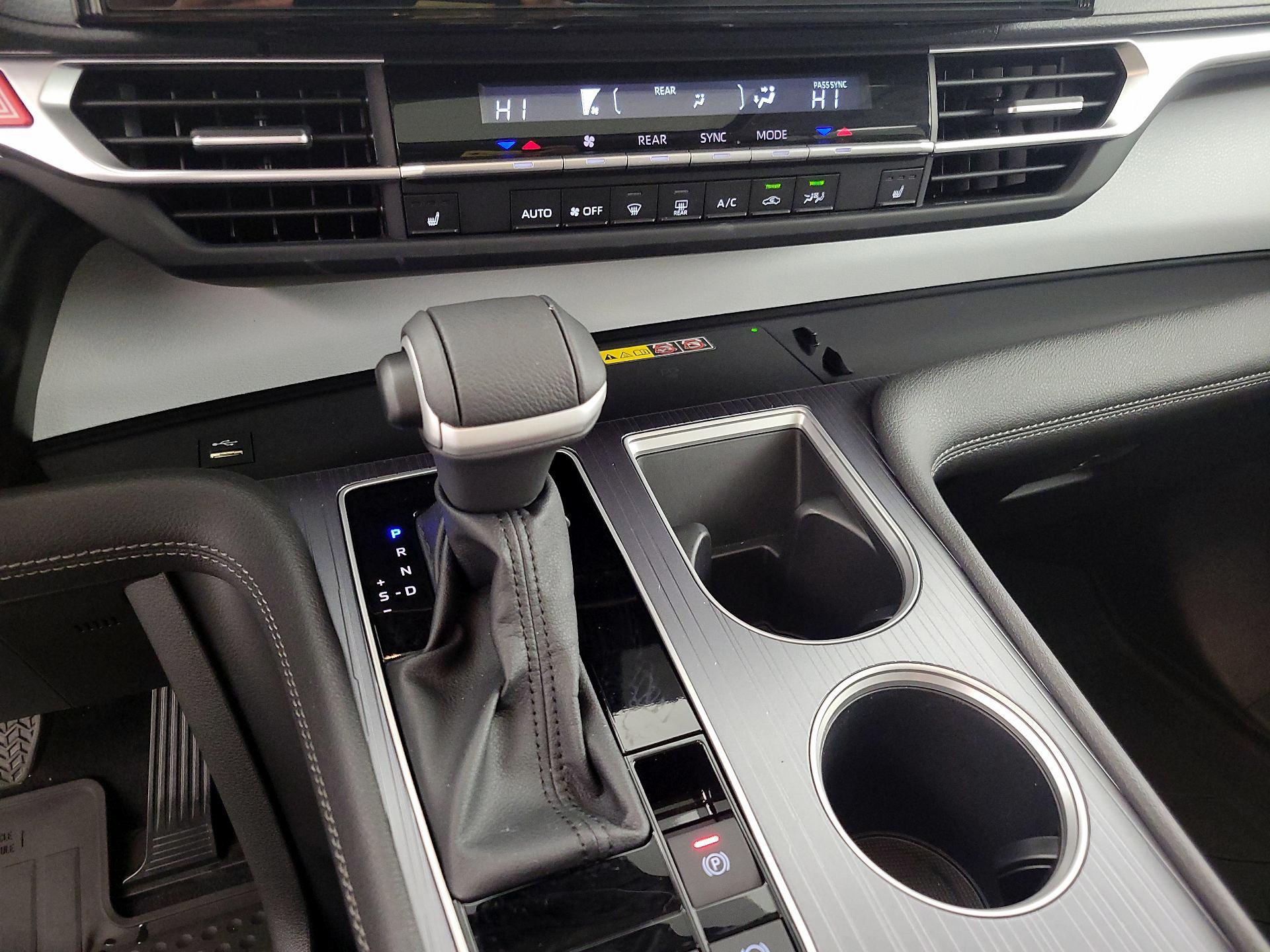 Thumbnail: 2026 Toyota Sienna - 16