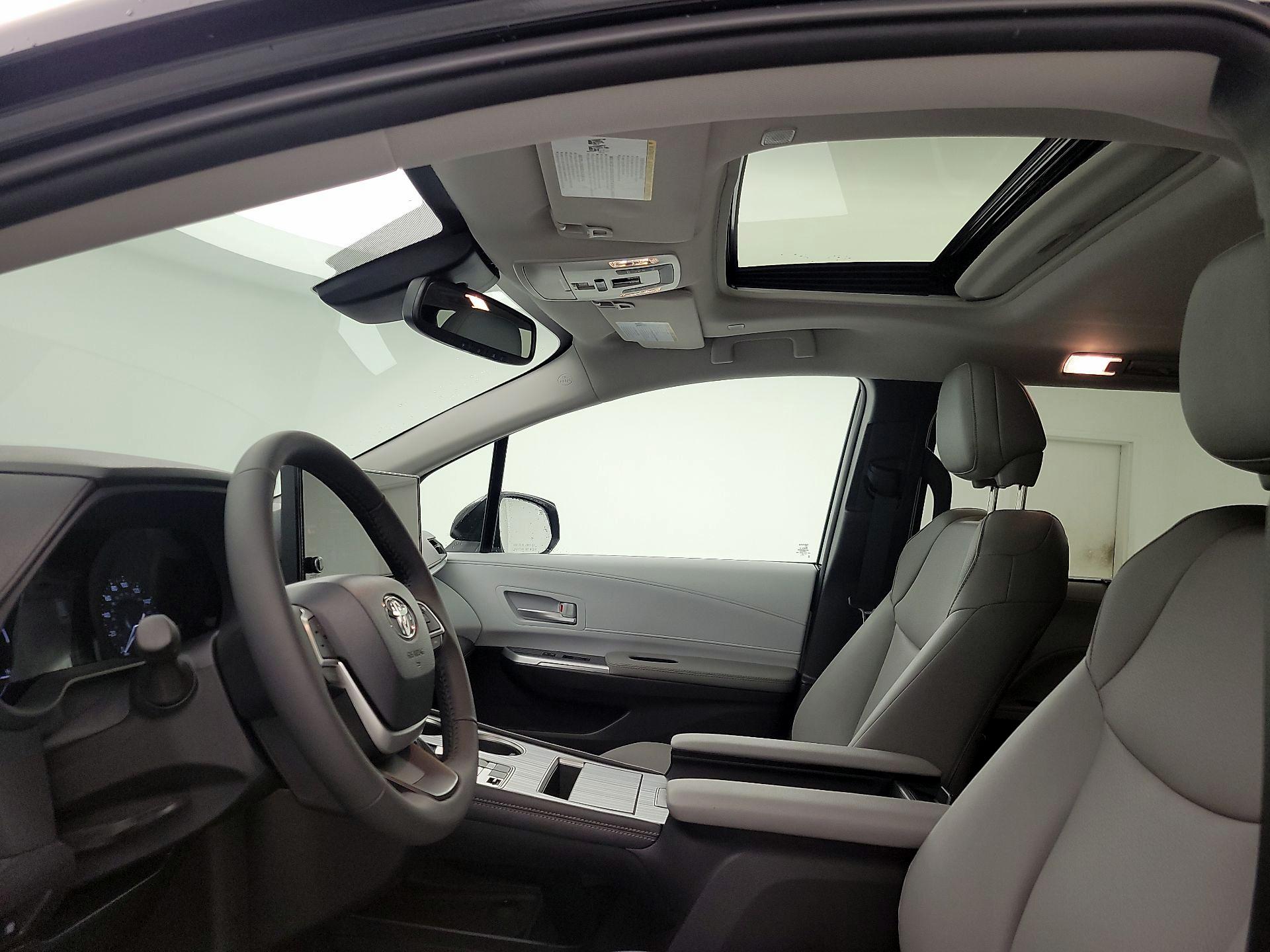 Thumbnail: 2026 Toyota Sienna - 19