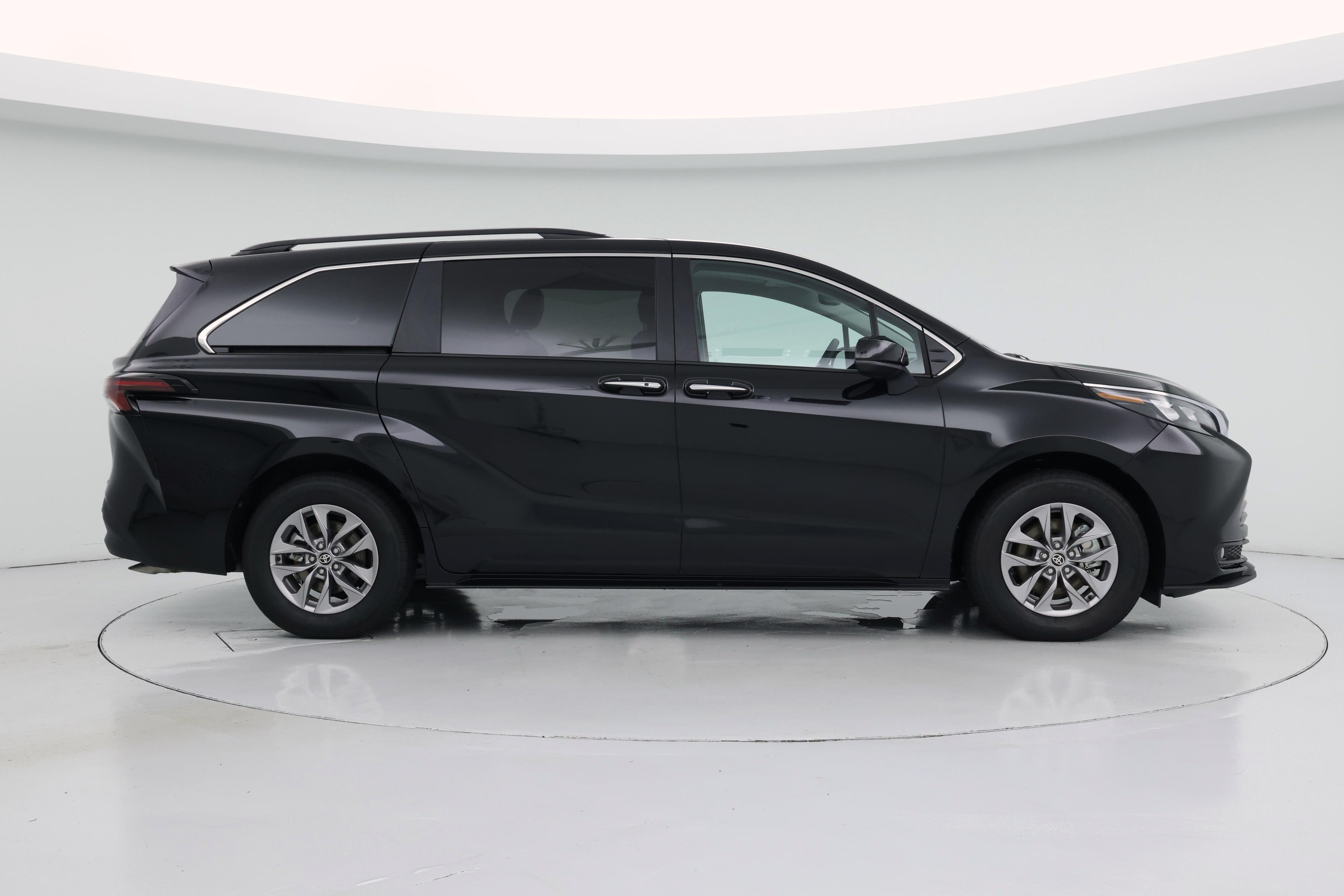 Thumbnail: 2026 Toyota Sienna - 7