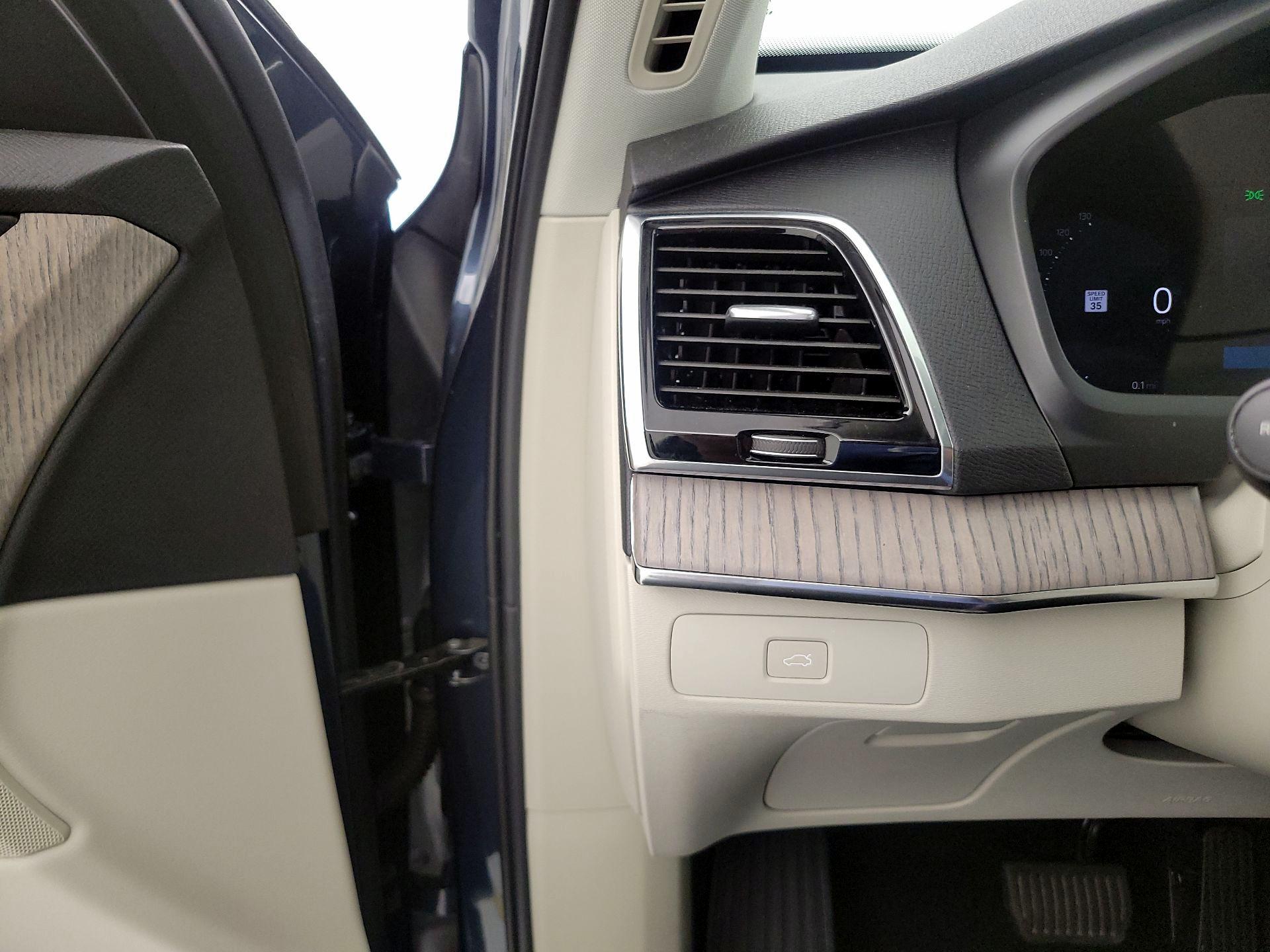 Thumbnail: 2024 Volvo XC90 - 13