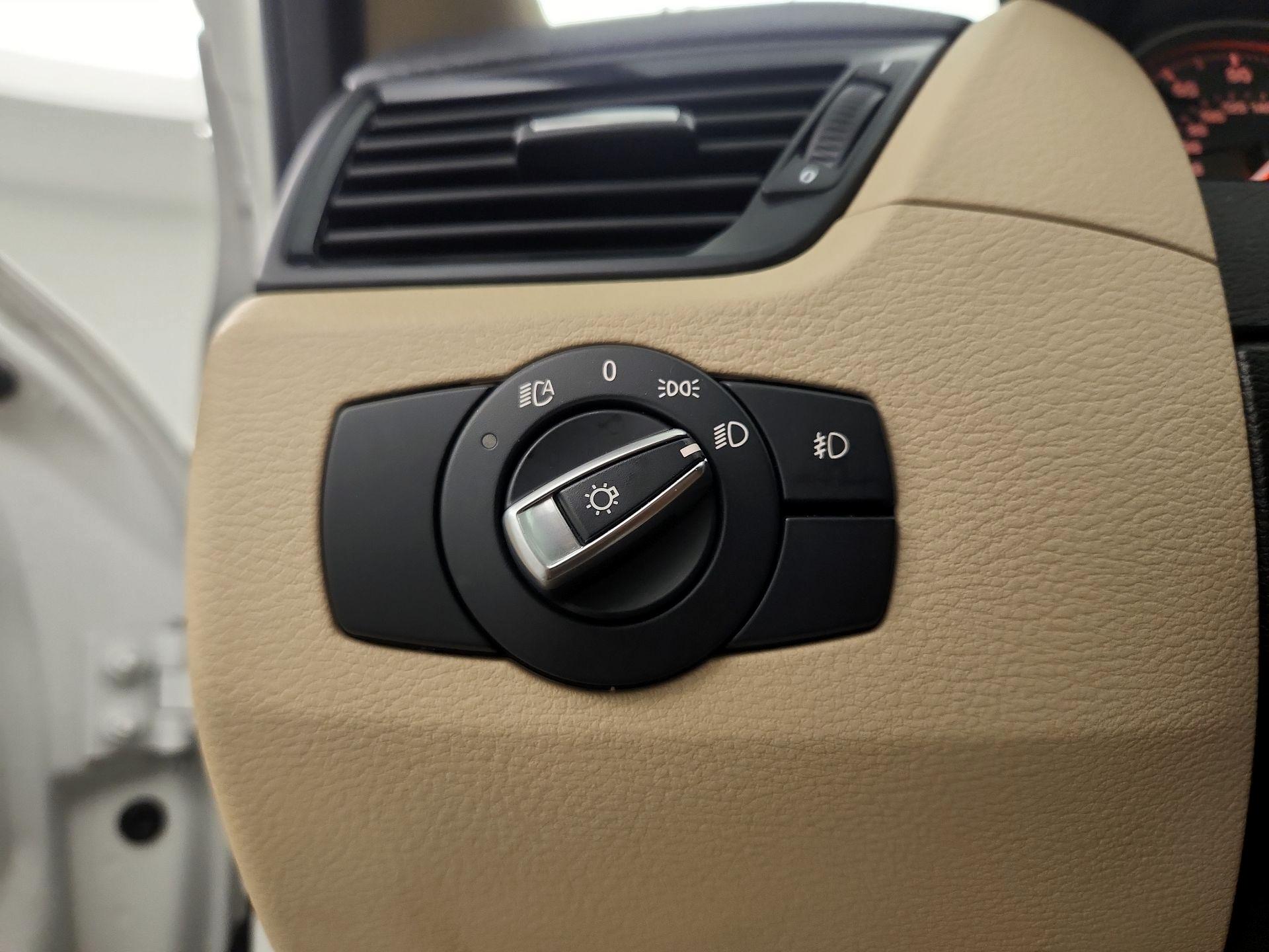Thumbnail: 2015 BMW X1 - 13