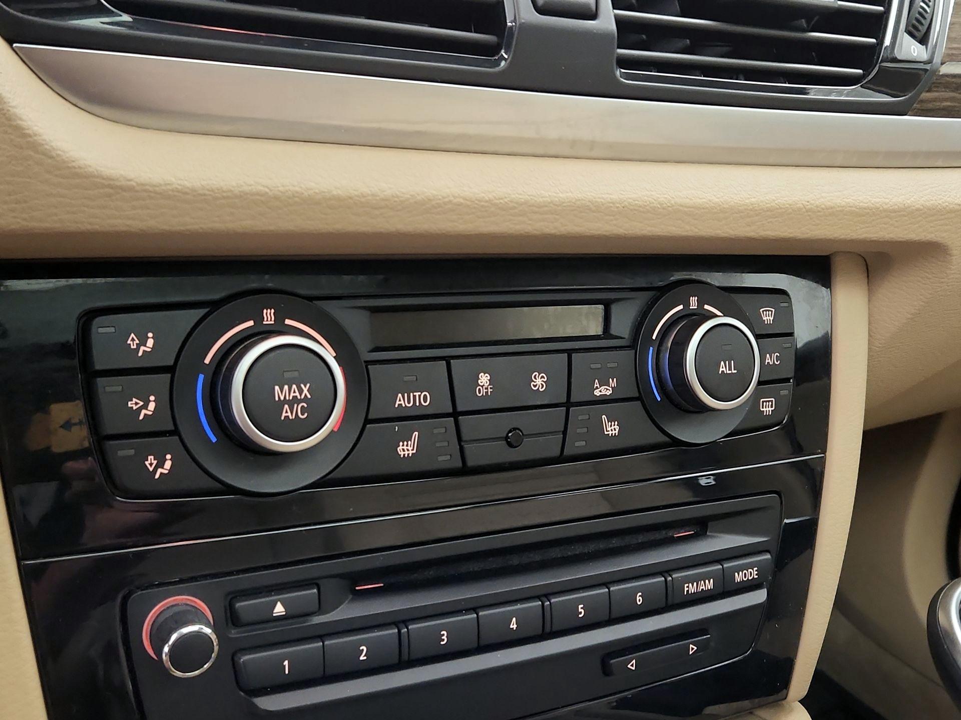 Thumbnail: 2015 BMW X1 - 16