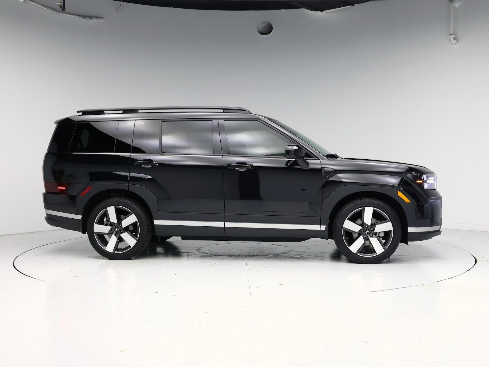 2026 Hyundai Santa Fe Limited - Photo 8