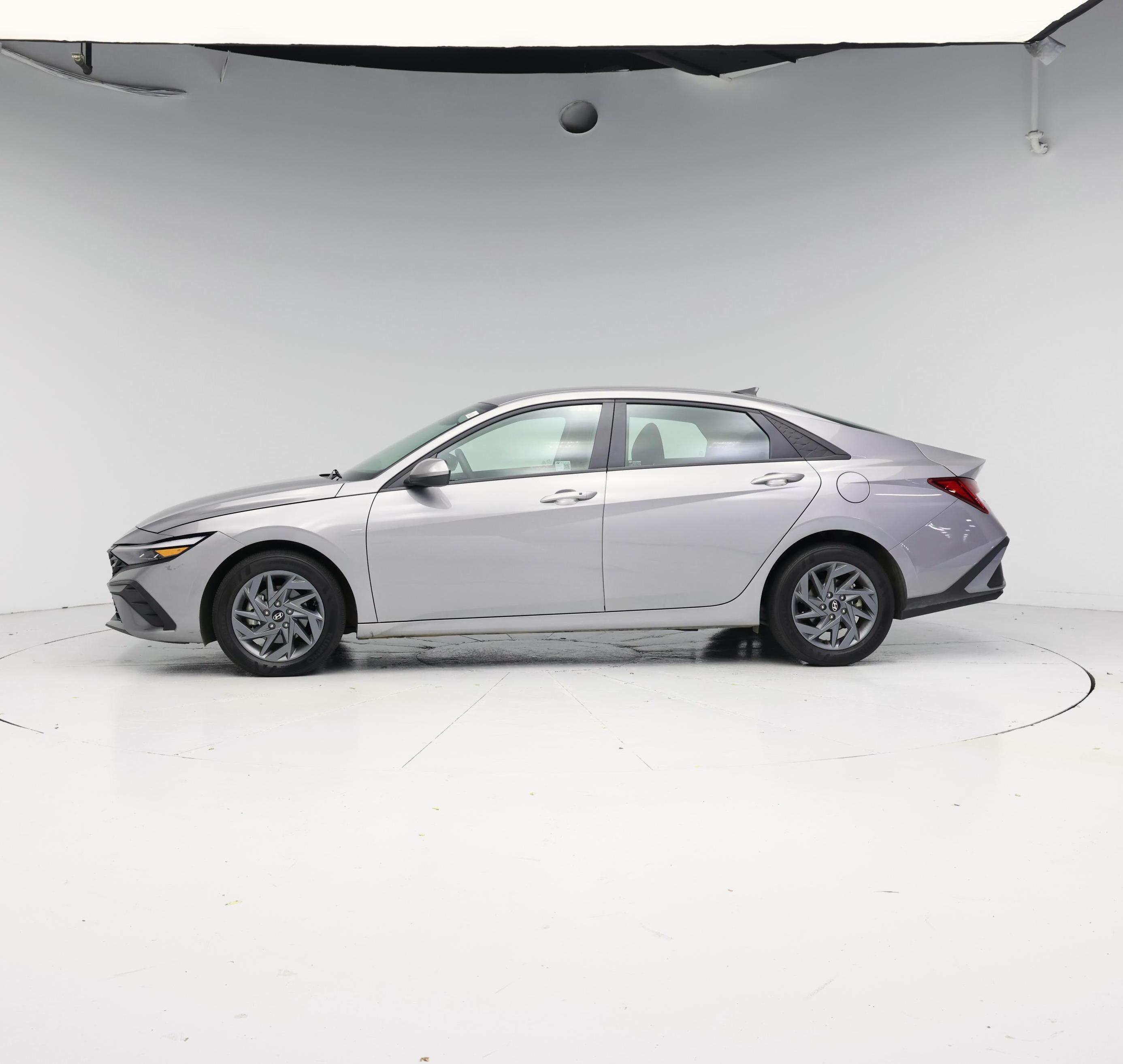 Thumbnail: 2025 Hyundai Elantra - 3