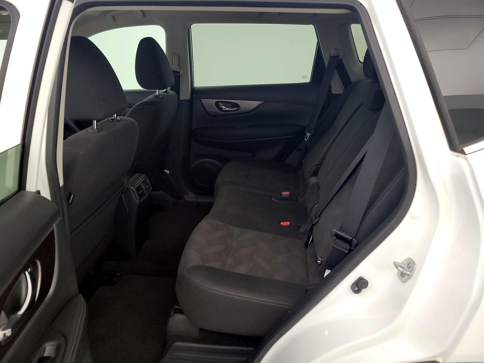 Thumbnail: 2016 Nissan Rogue - 19