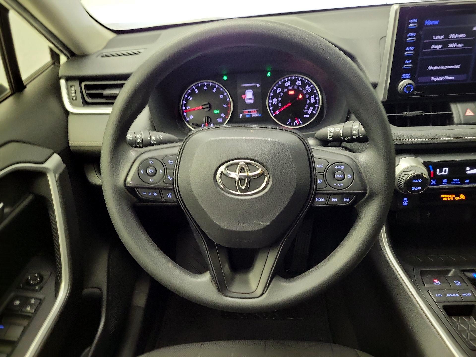 Thumbnail: 2020 Toyota RAV4 - 10
