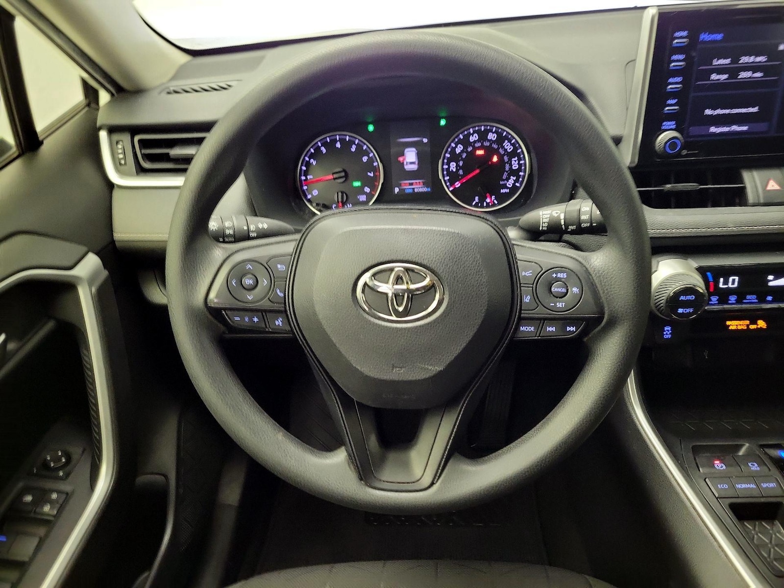 2020 Toyota RAV4 XLE - Photo 11