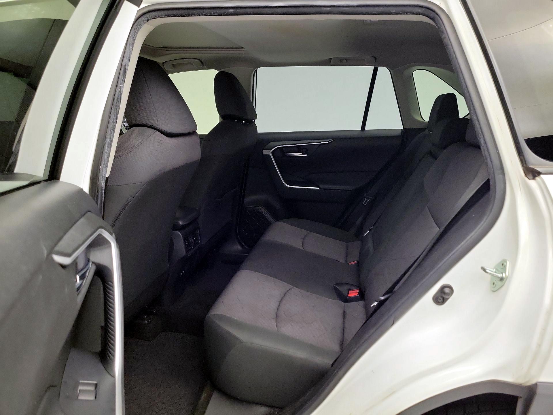 Thumbnail: 2020 Toyota RAV4 - 20