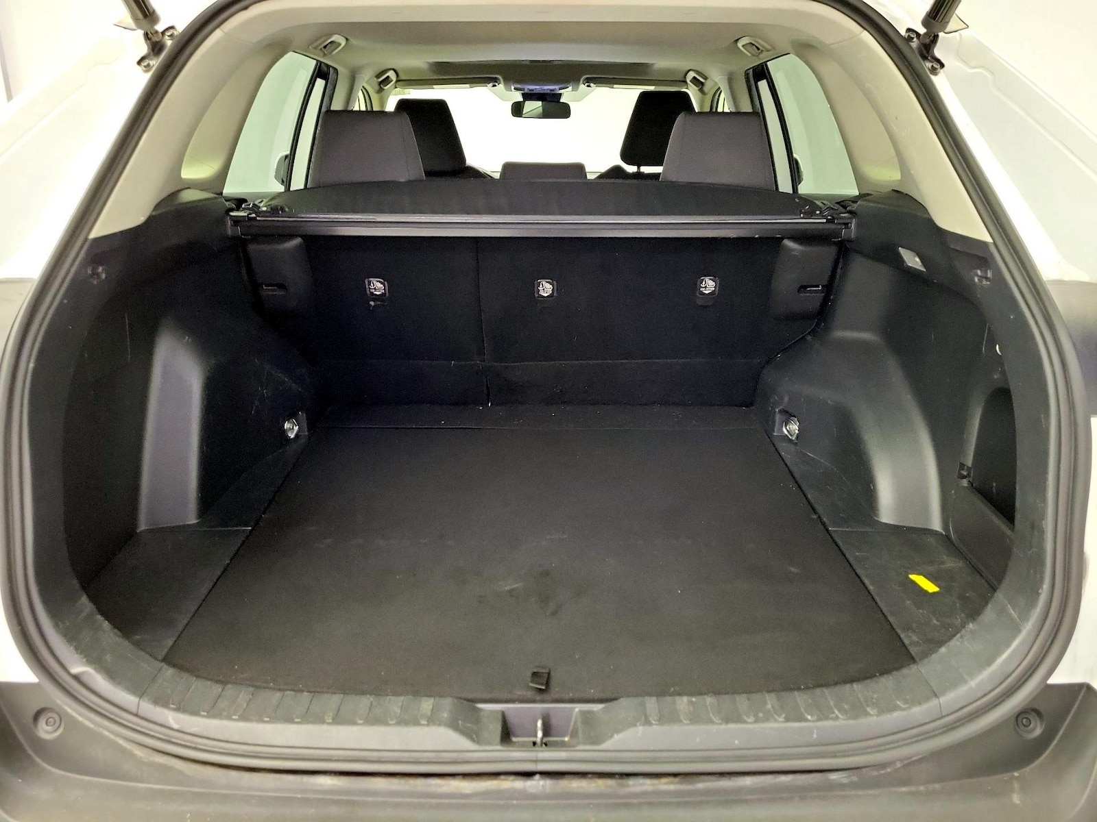 2020 Toyota RAV4 XLE - Photo 22
