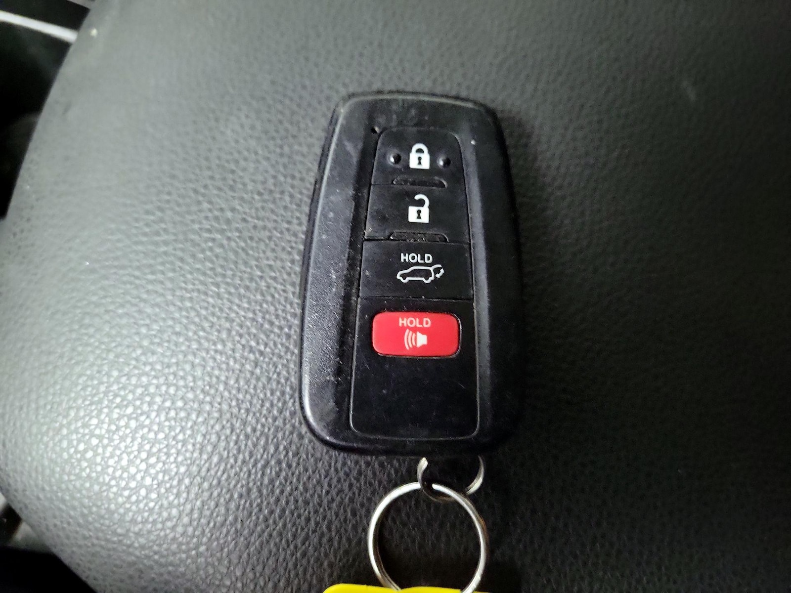 2020 Toyota RAV4 XLE - Photo 24