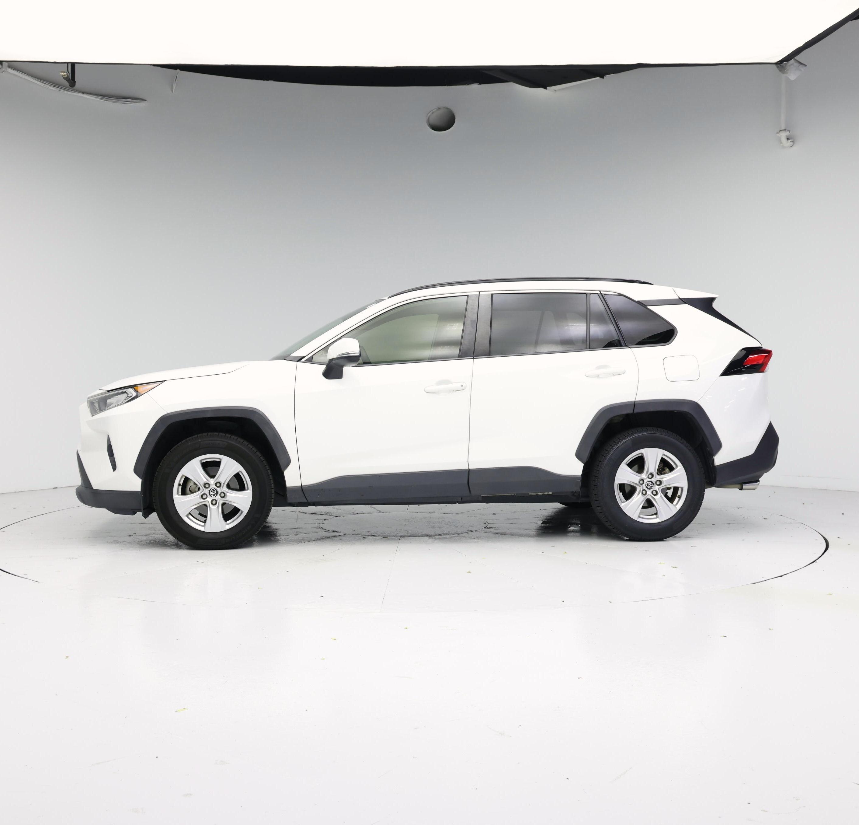 Thumbnail: 2020 Toyota RAV4 - 3