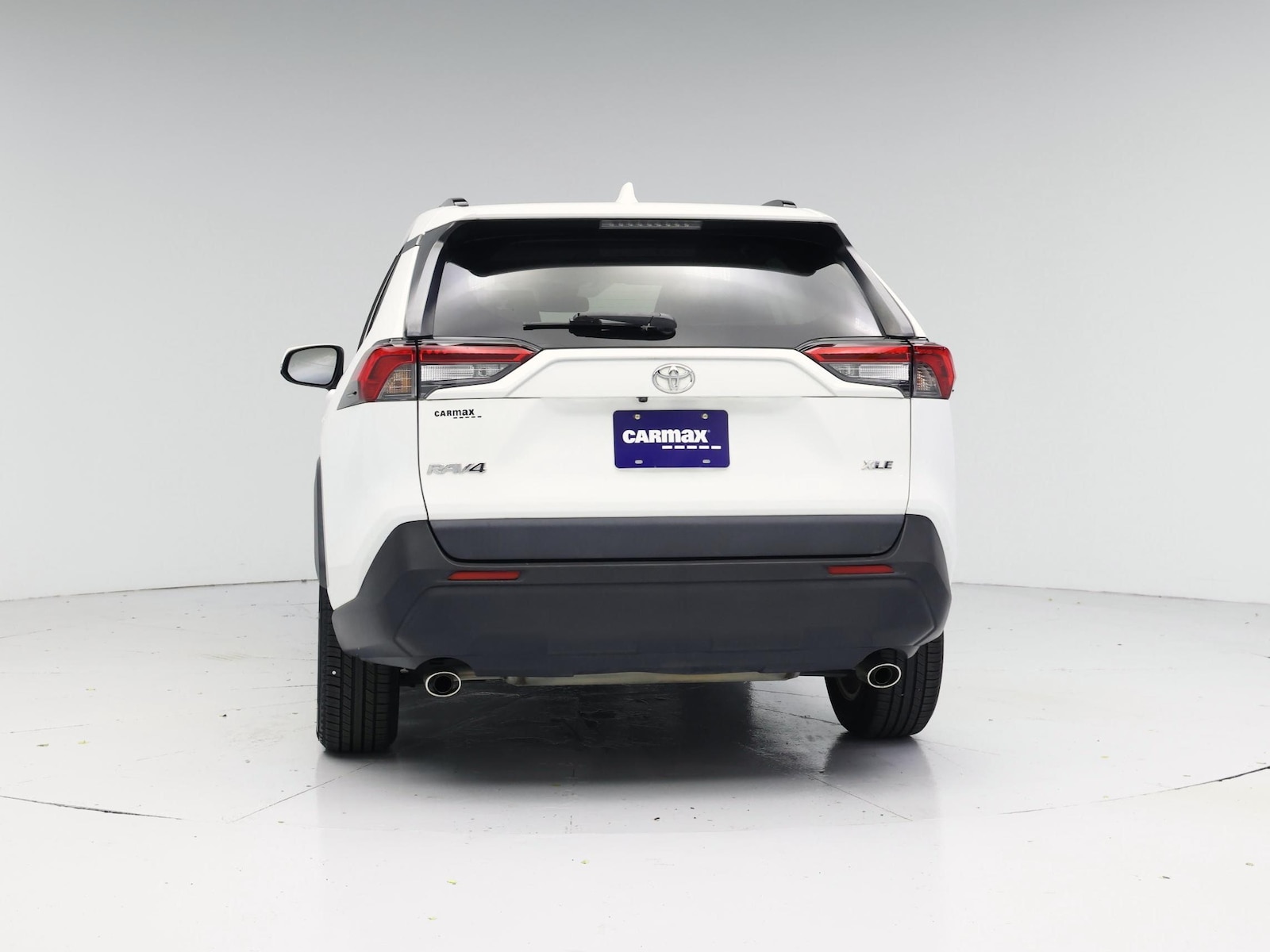 2020 Toyota RAV4 XLE - Photo 7