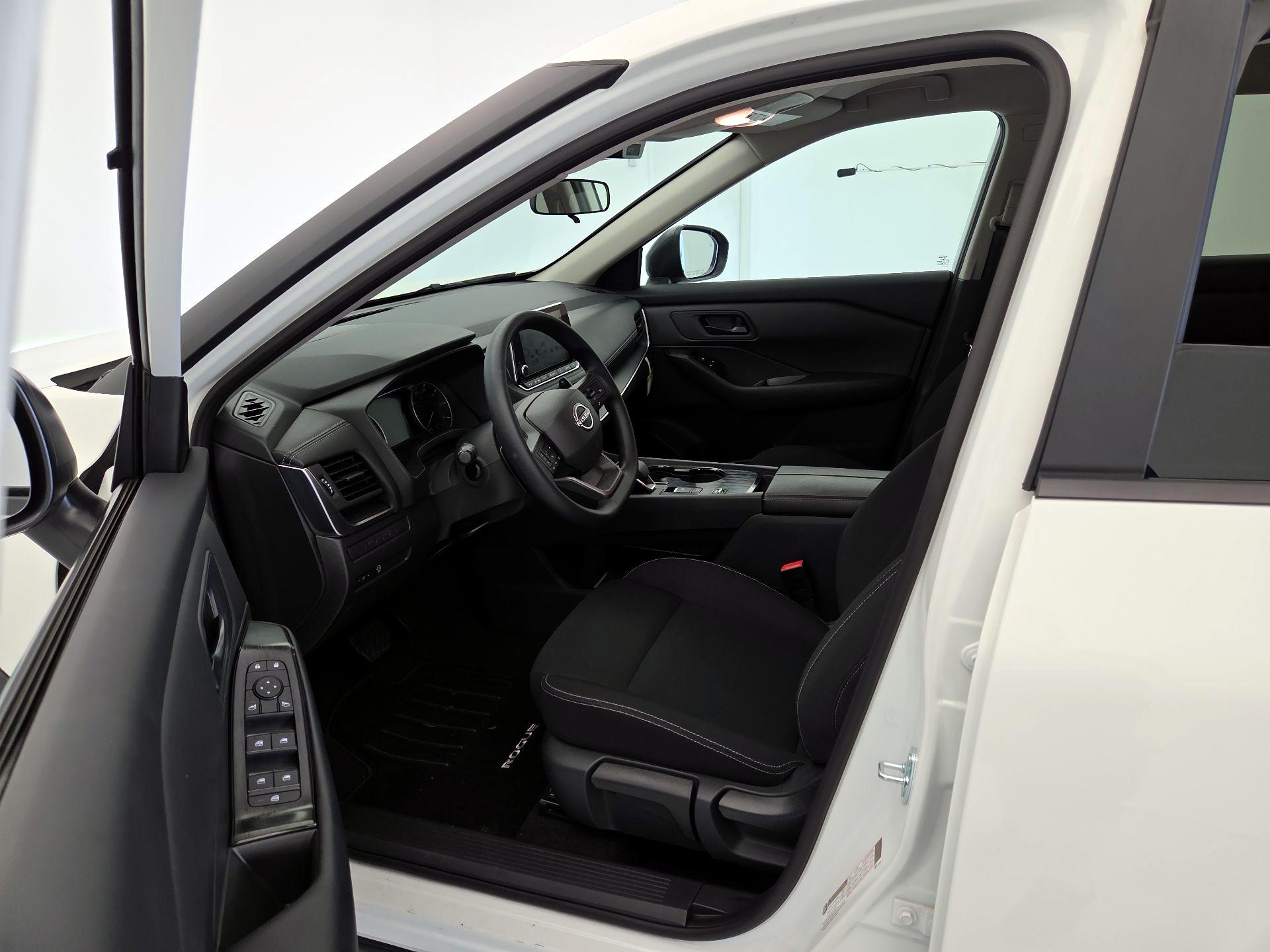 Thumbnail: 2025 Nissan Rogue - 11