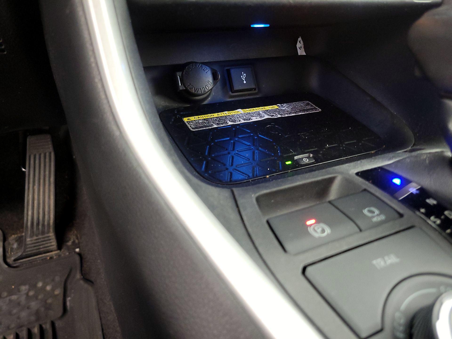 Thumbnail: 2021 Toyota RAV4 - 19