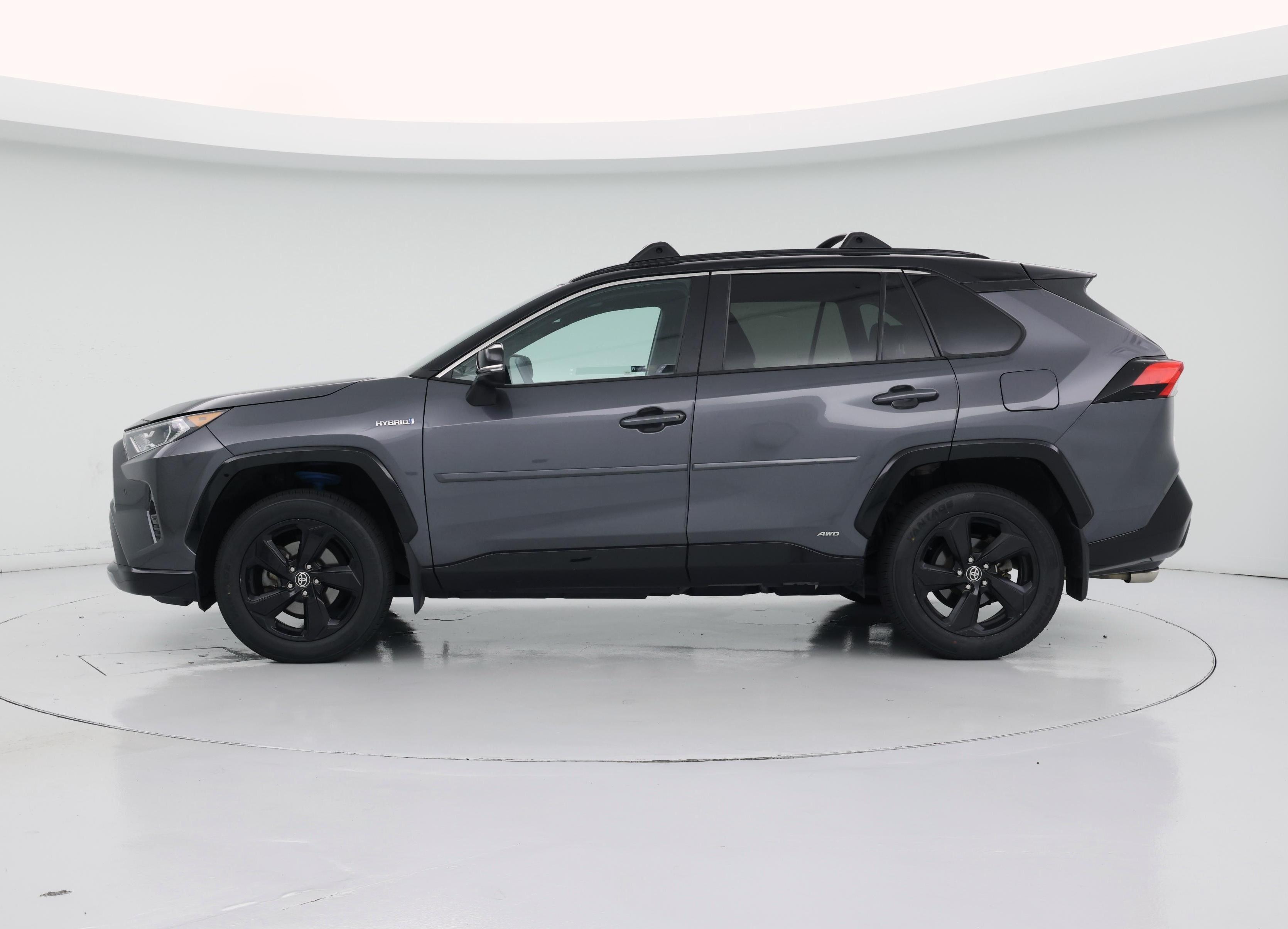 Thumbnail: 2021 Toyota RAV4 - 3