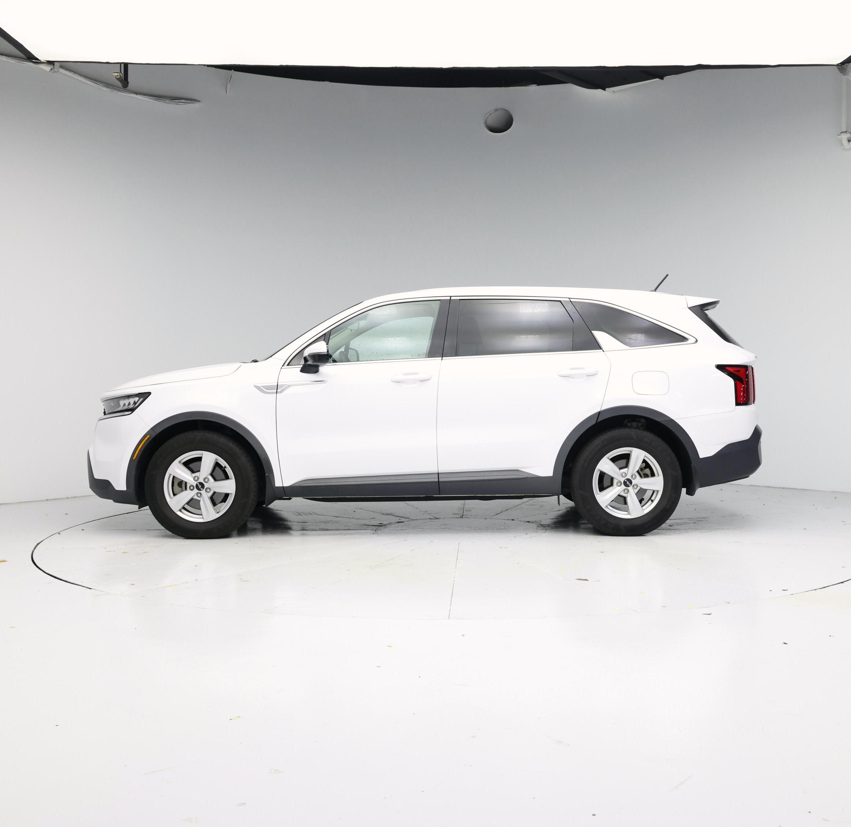 Thumbnail: 2023 Kia Sorento - 3
