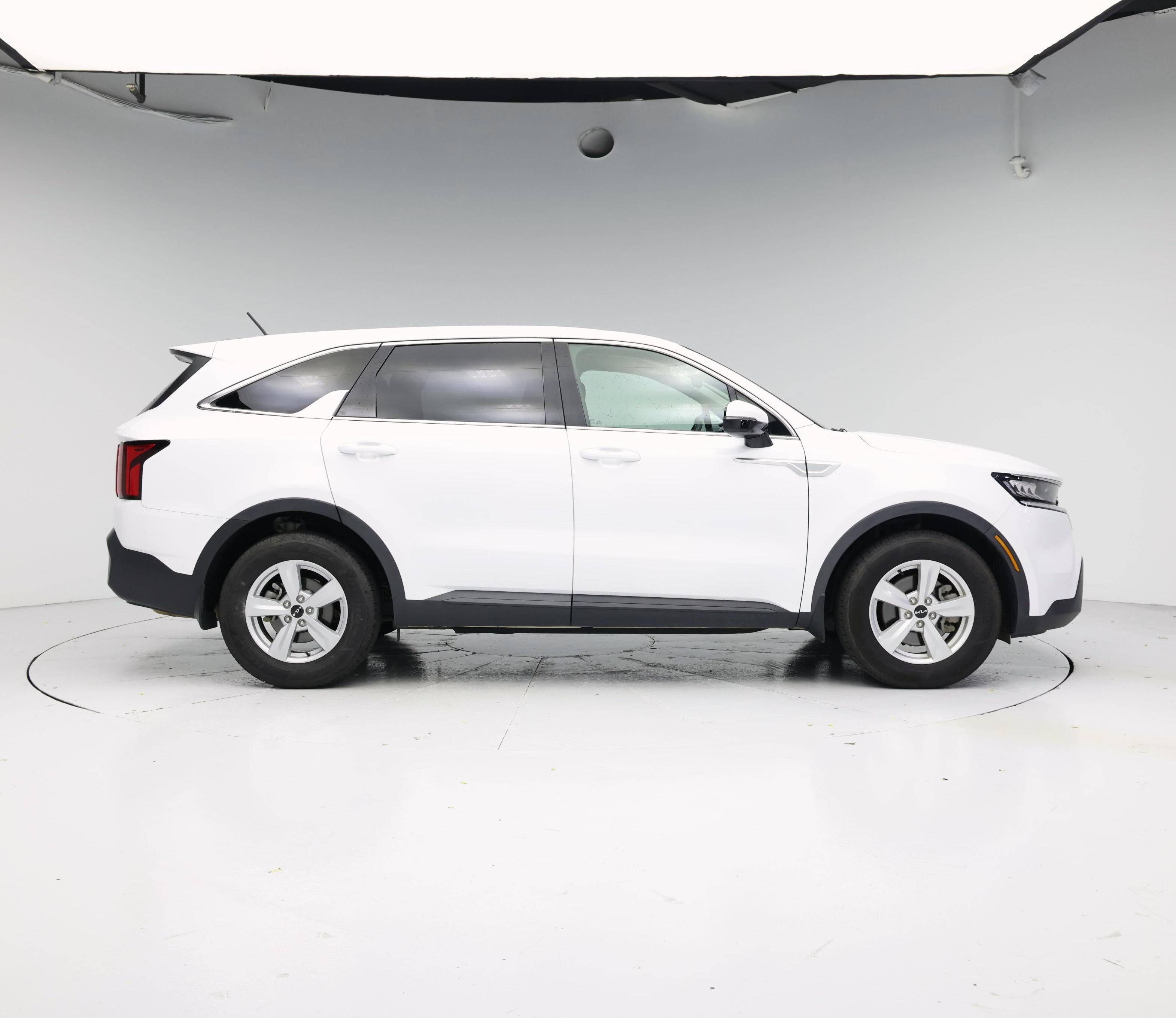 Thumbnail: 2023 Kia Sorento - 7
