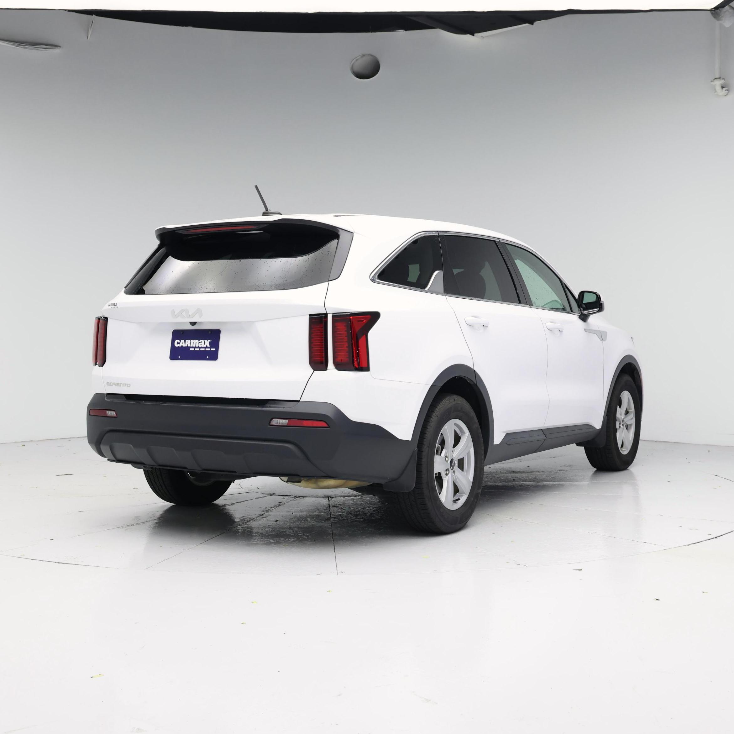 Thumbnail: 2023 Kia Sorento - 8
