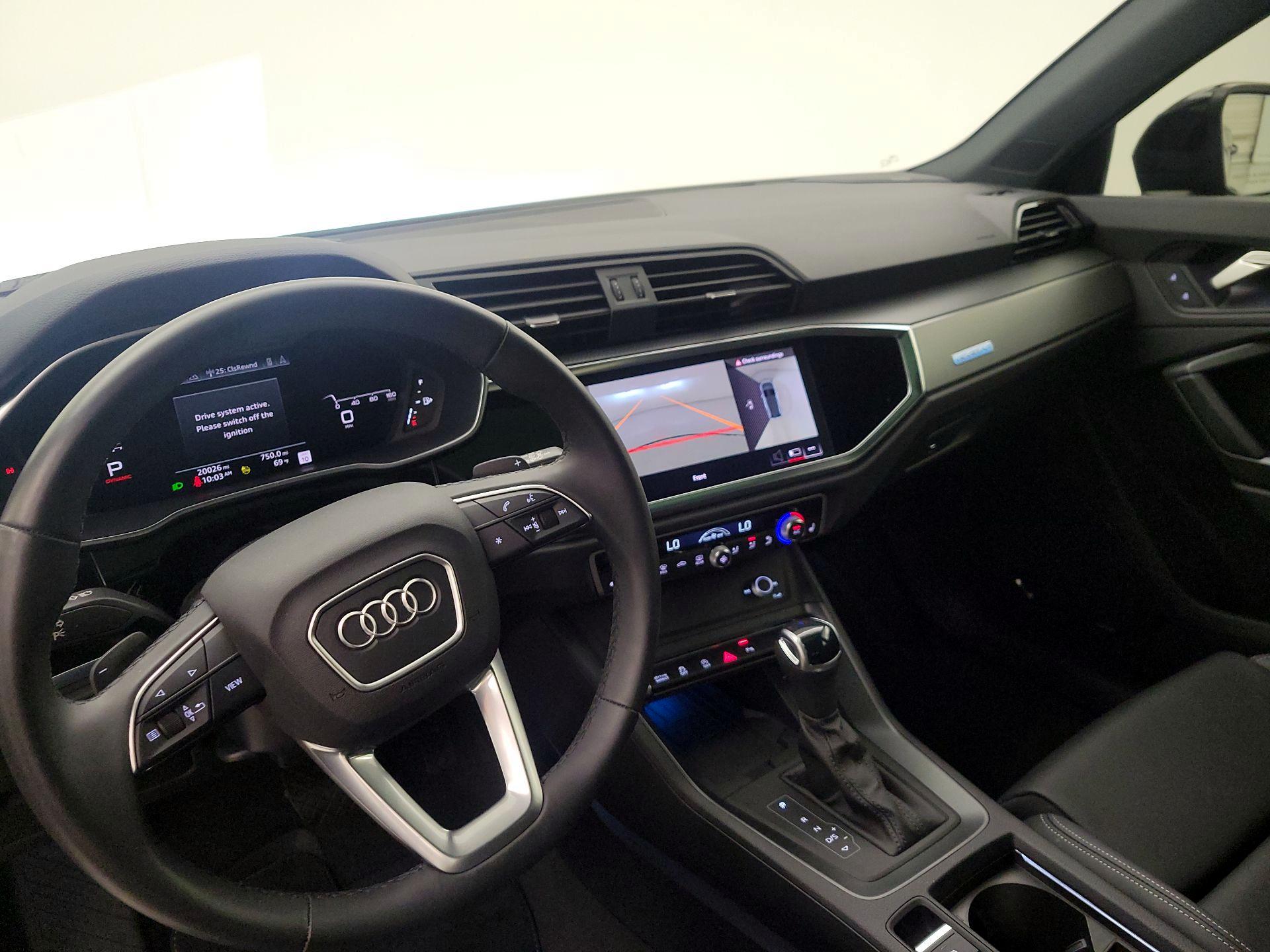 Thumbnail: 2024 Audi Q3 - 9