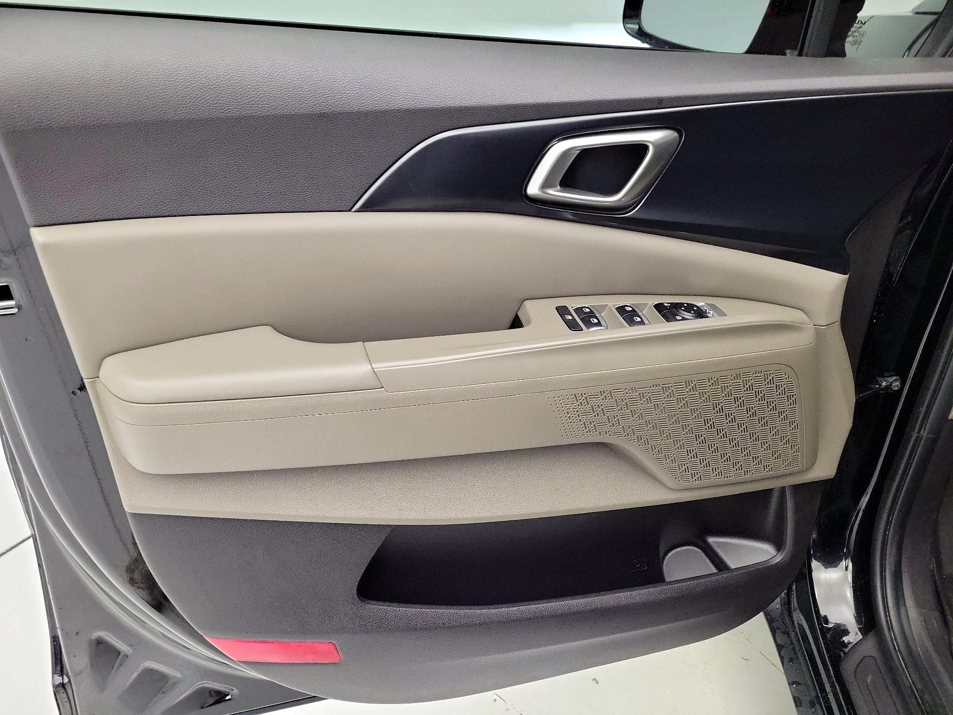 Thumbnail: 2025 Kia Carnival - 12