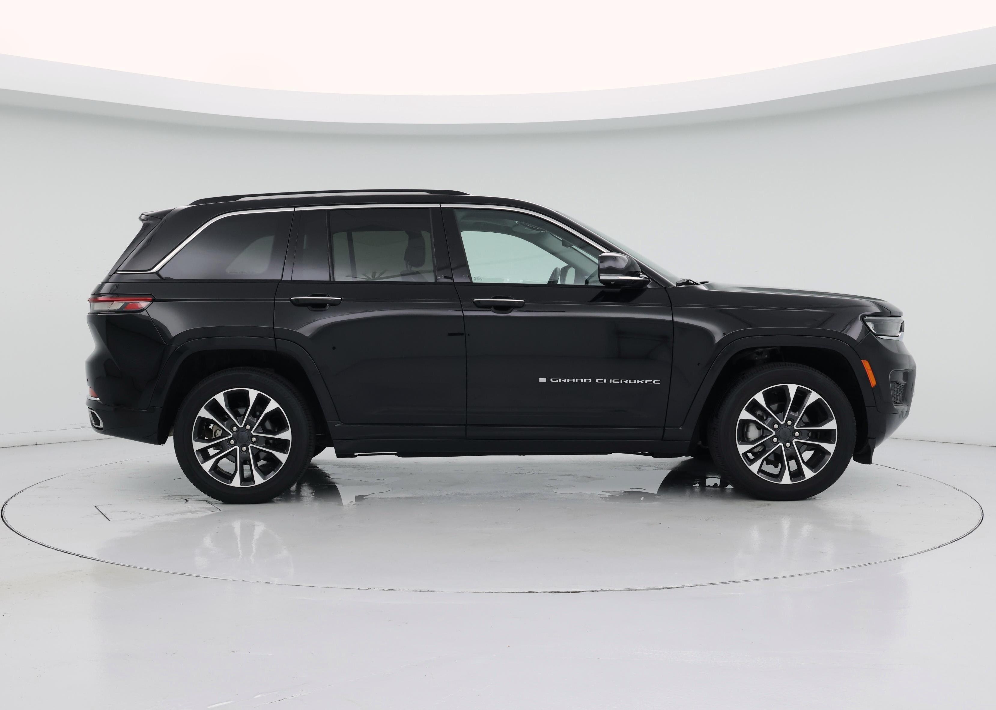 Thumbnail: 2023 Jeep Grand Cherokee - 7