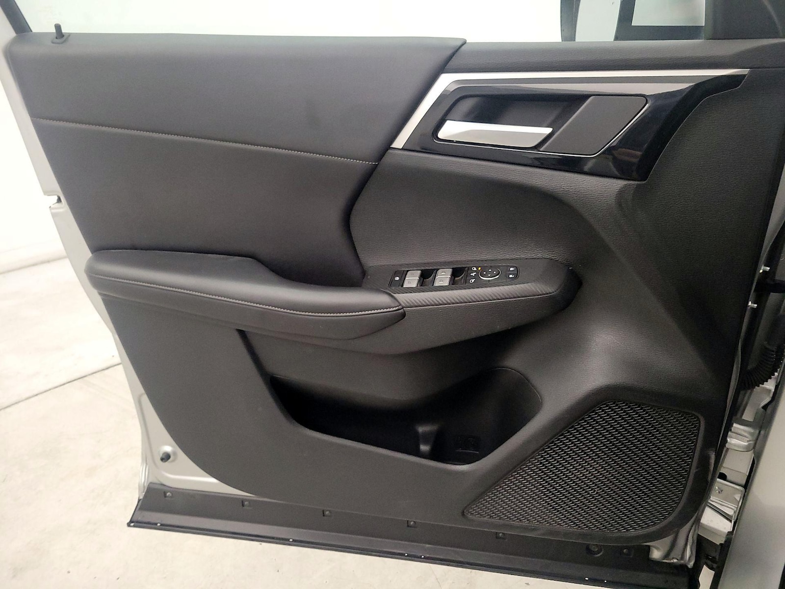 2024 Mitsubishi Outlander SE - Photo 11