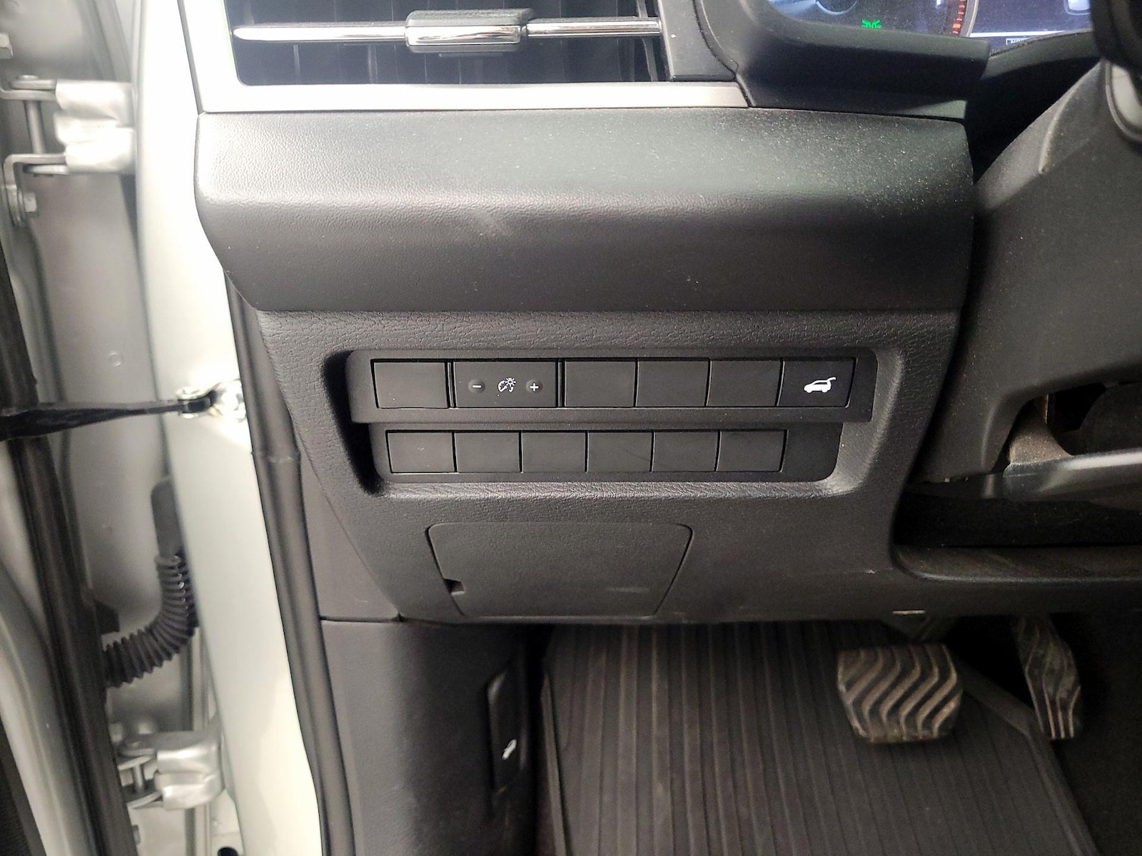 2024 Mitsubishi Outlander SE - Photo 12