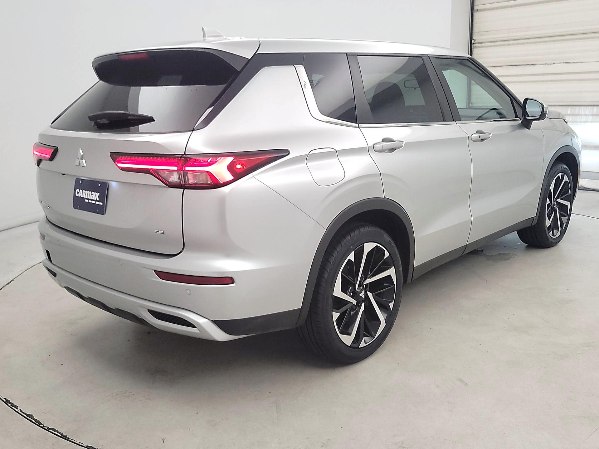 Thumbnail: 2024 Mitsubishi Outlander - 5