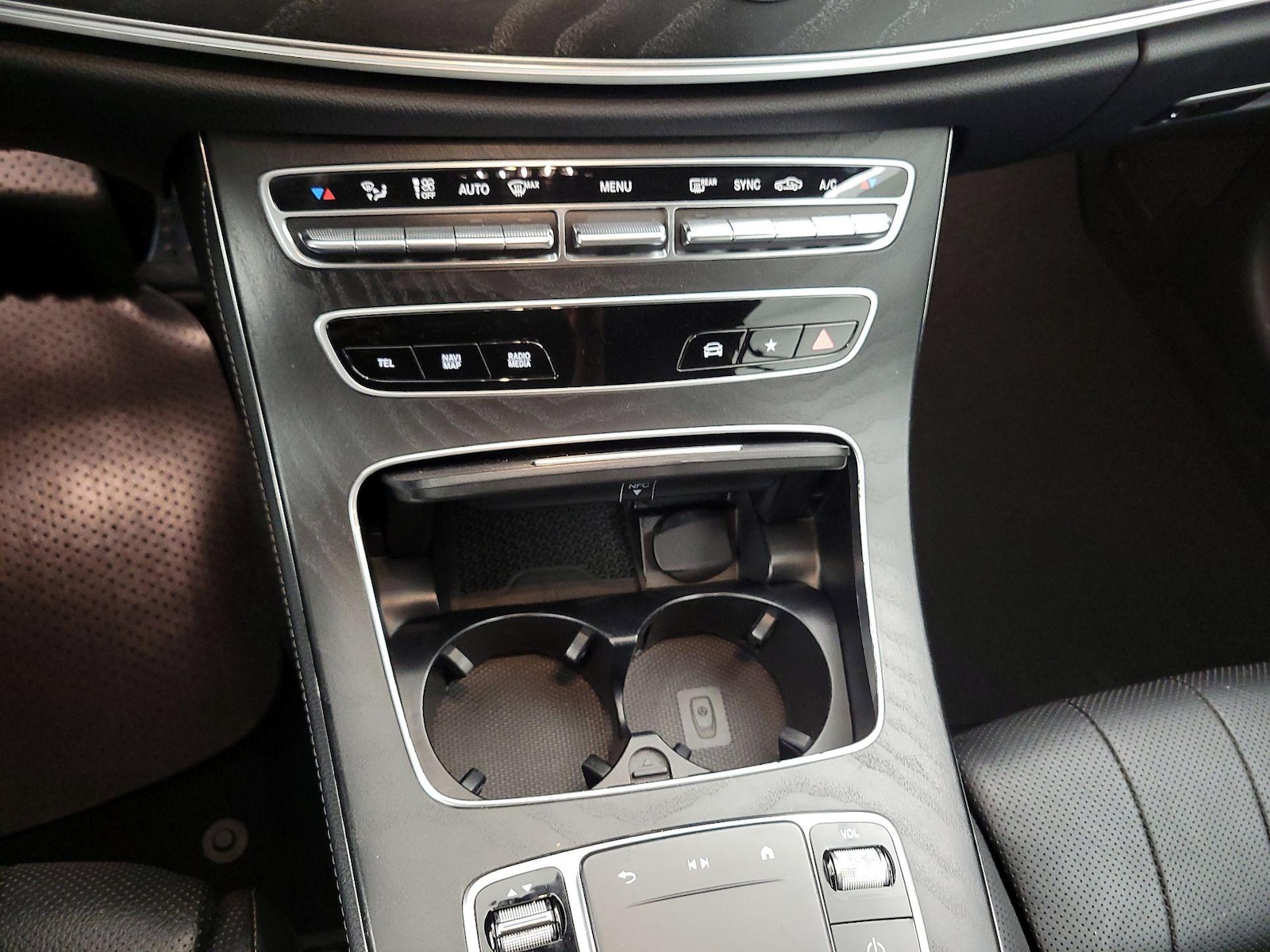 2023 Mercedes-Benz E-Class E450 - Photo 16