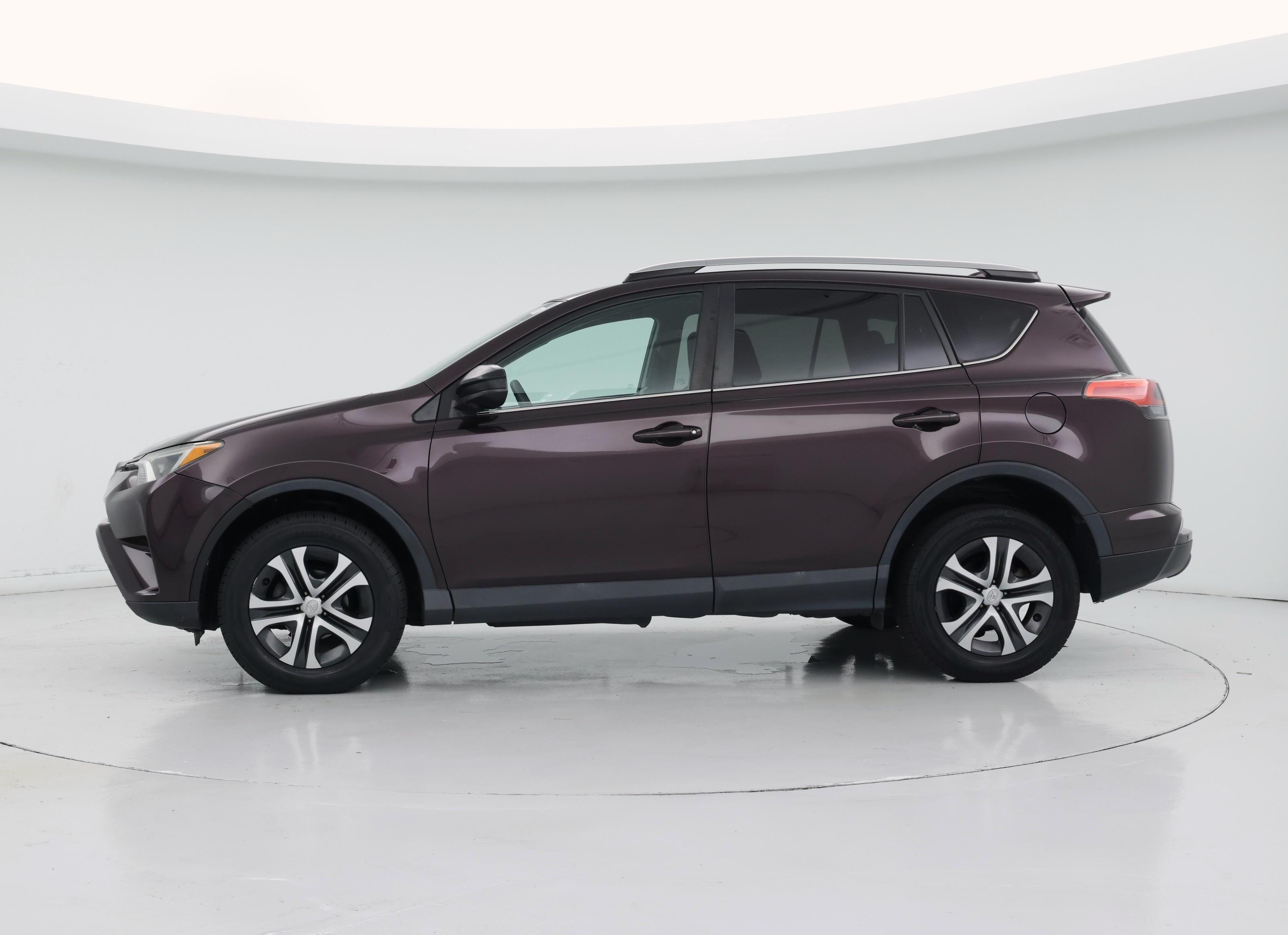 Thumbnail: 2017 Toyota RAV4 - 3