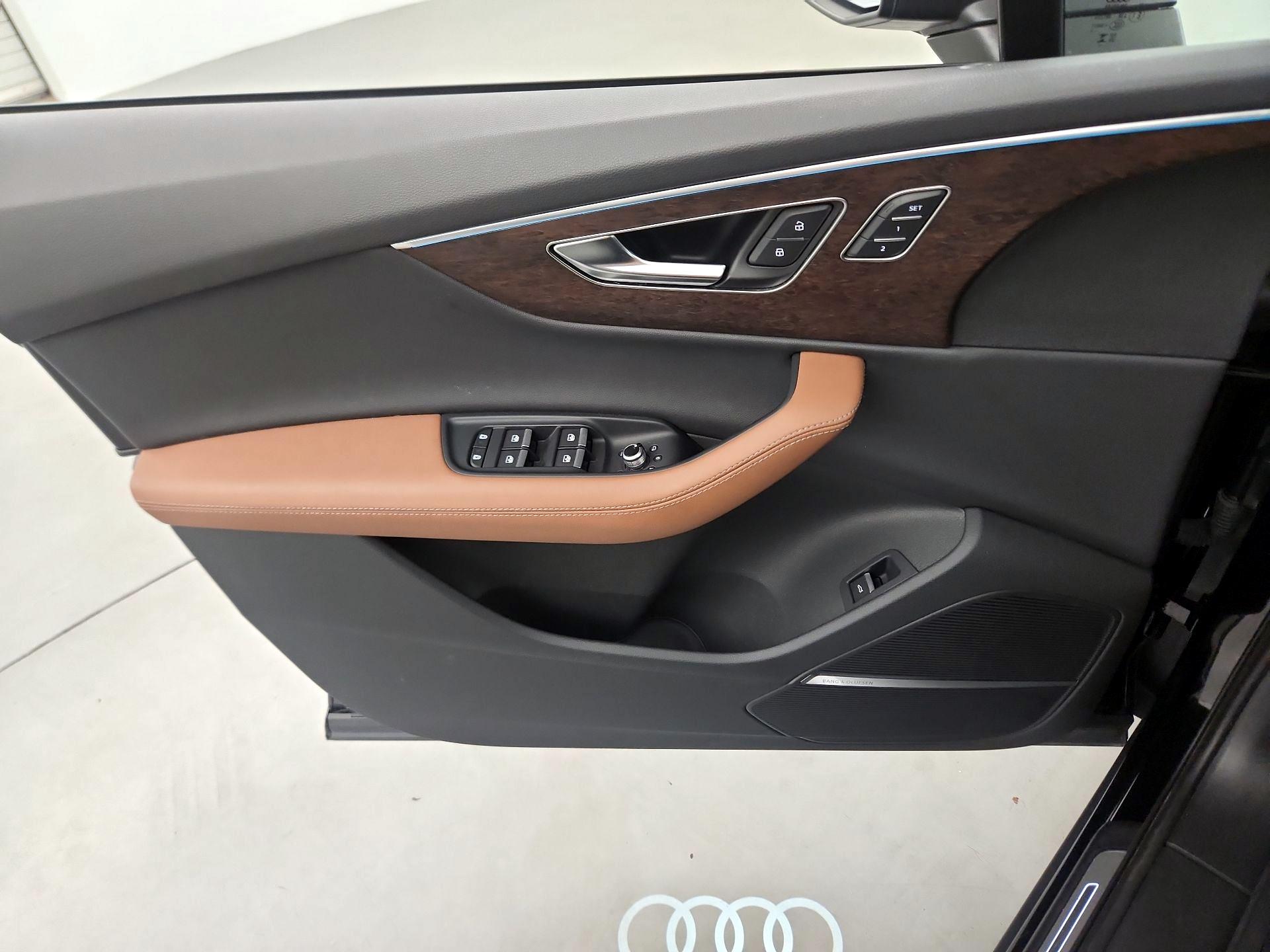 Thumbnail: 2025 Audi Q7 - 12