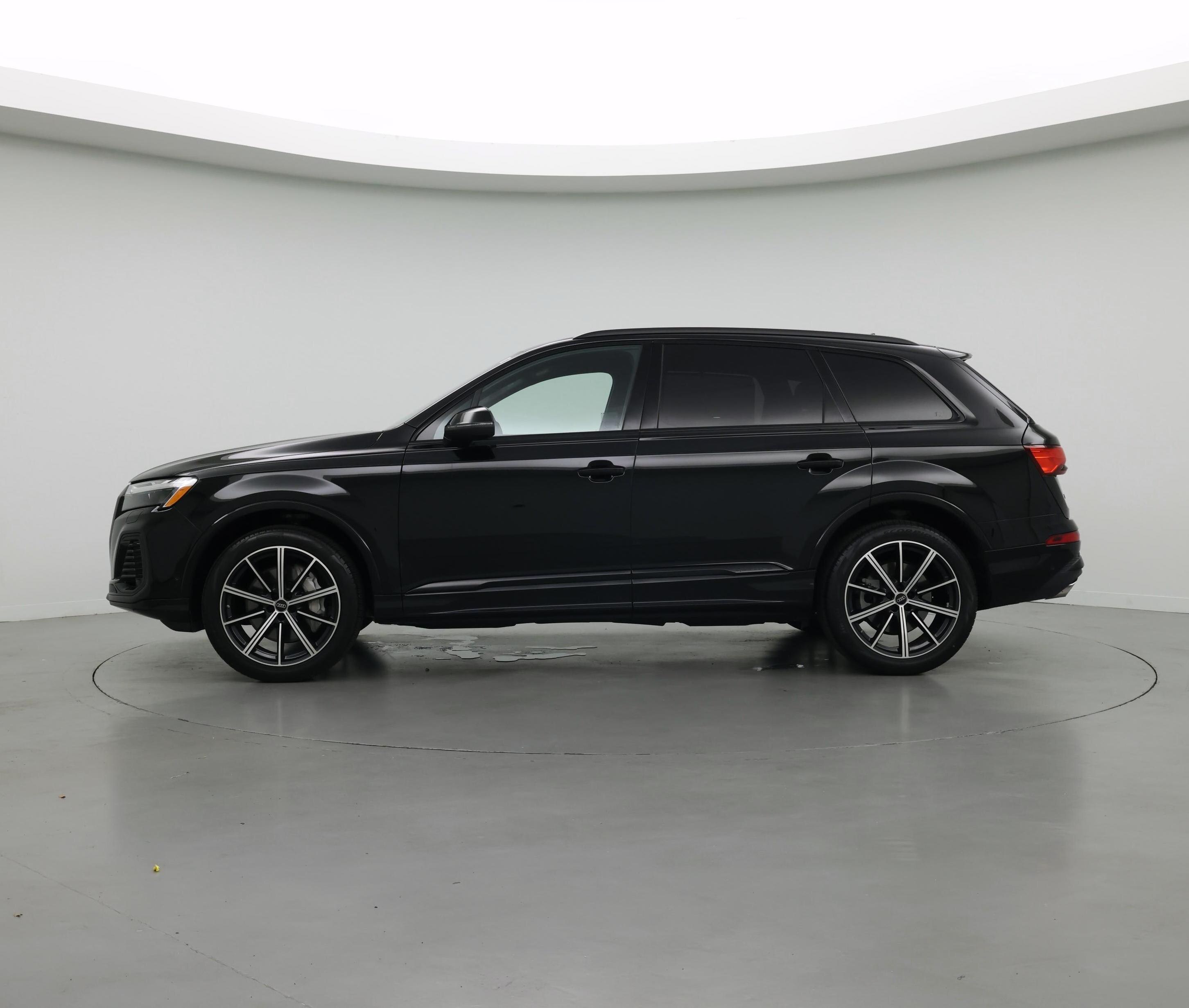 Thumbnail: 2025 Audi Q7 - 3