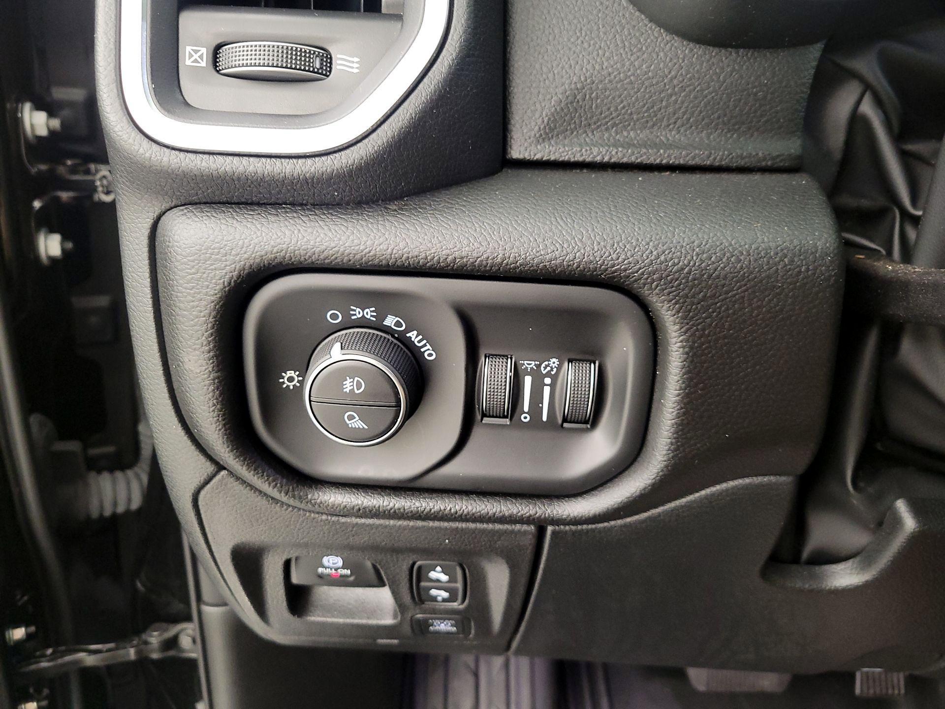 Thumbnail: 2025 RAM 1500 - 13