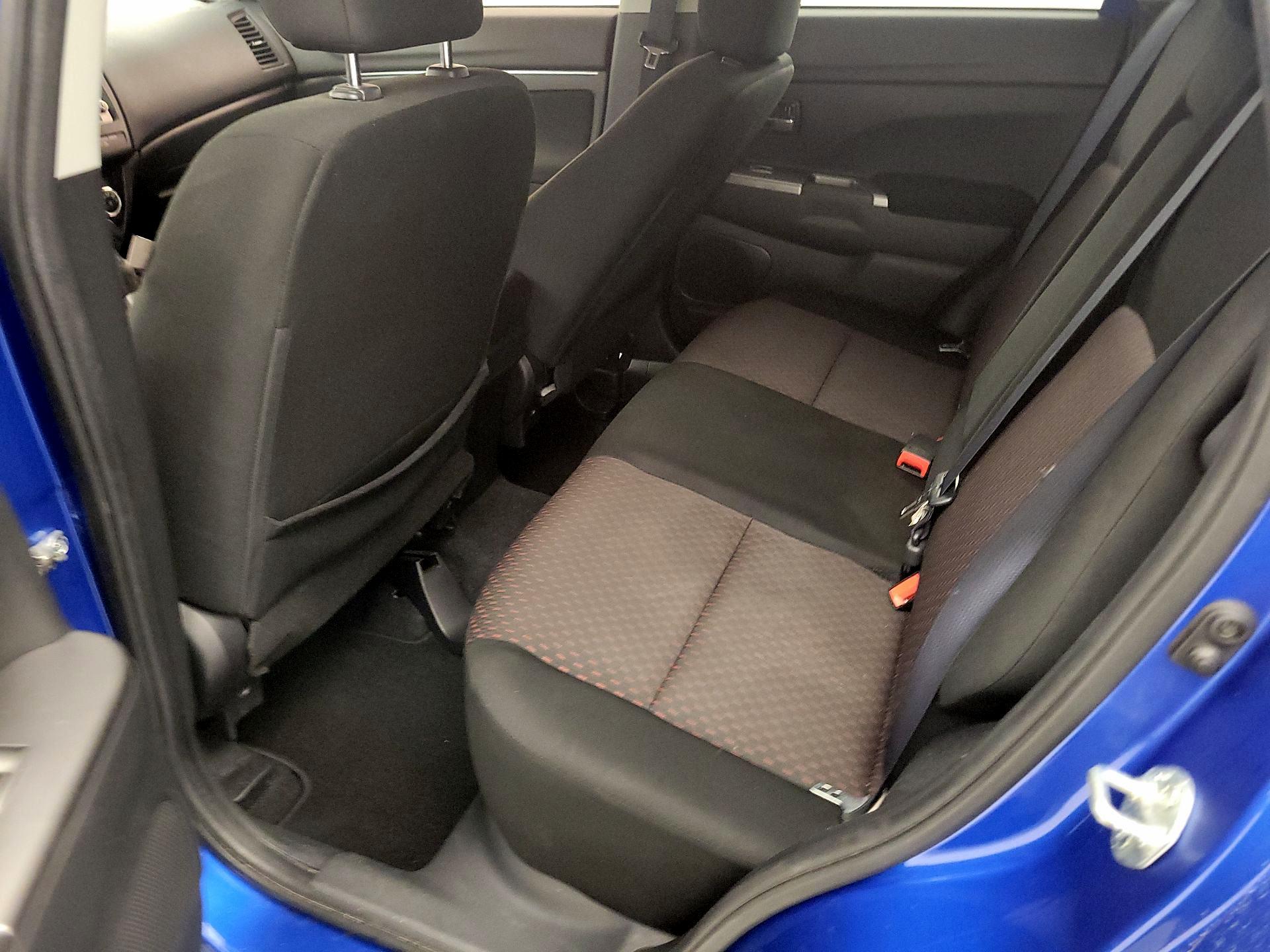 Thumbnail: 2019 Mitsubishi Outlander Sport - 17